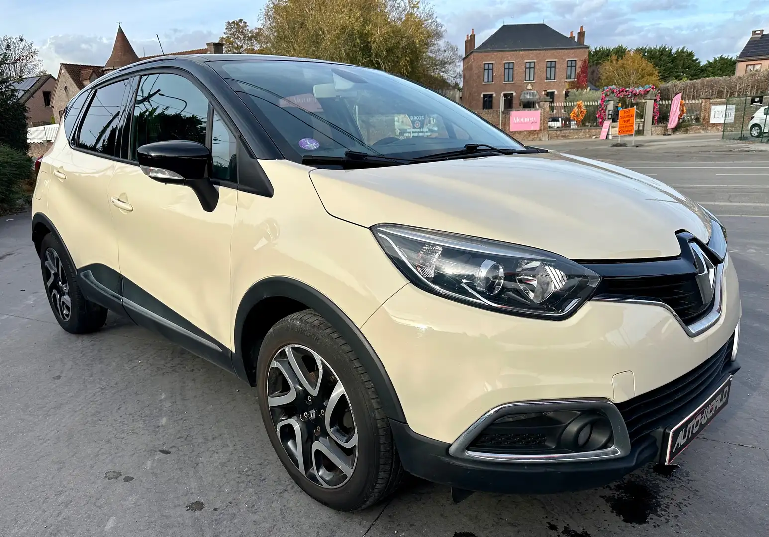 Renault Captur Captur 0.9 TCe Energy Intens Beige - 1