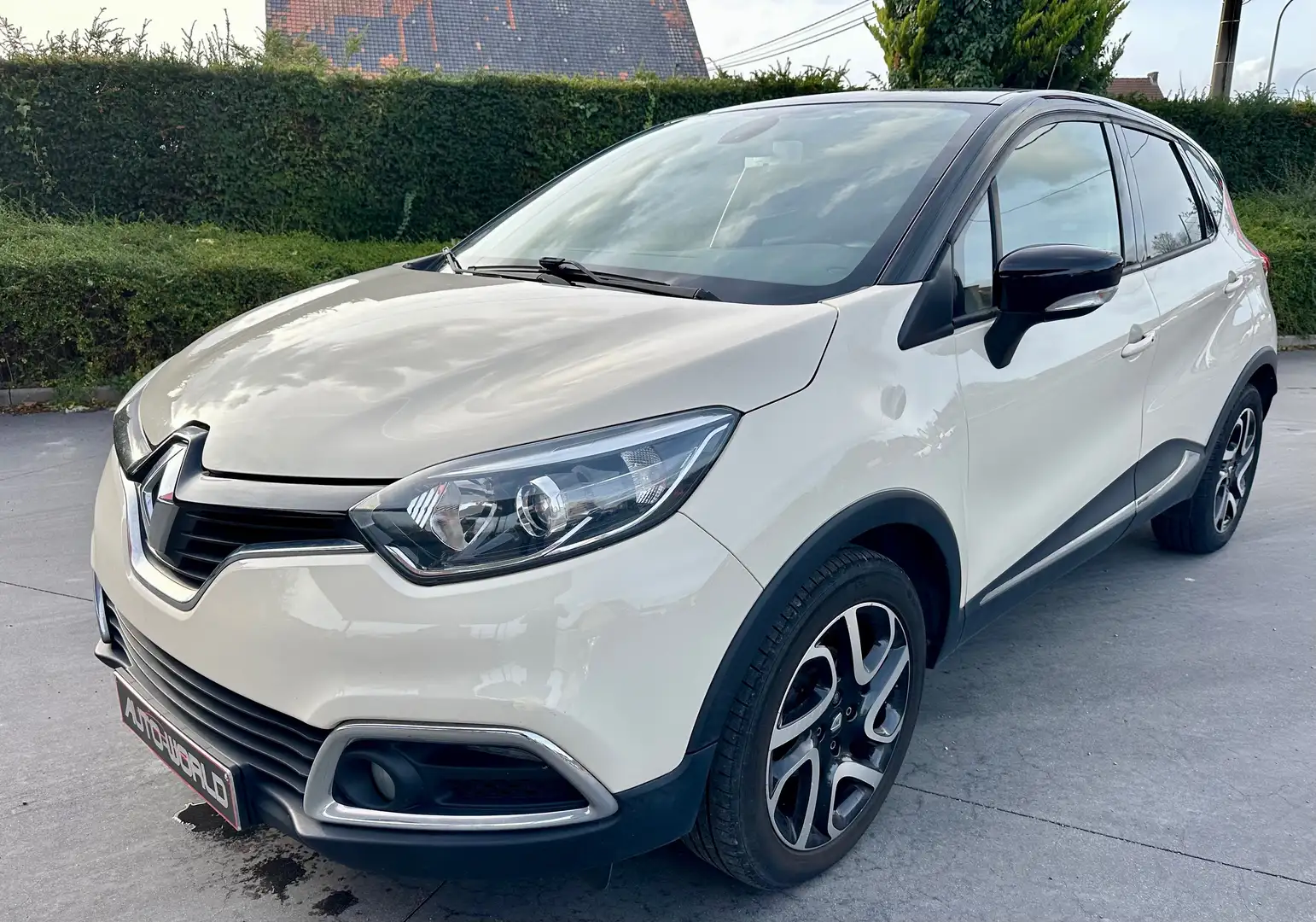 Renault Captur Captur 0.9 TCe Energy Intens Beige - 2