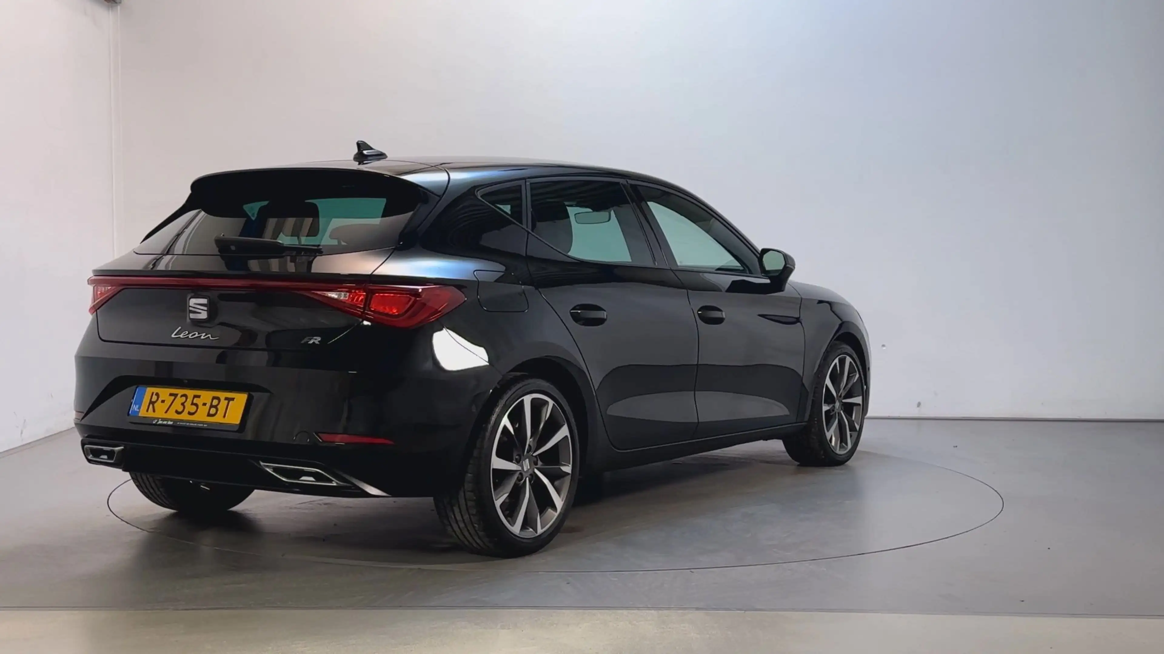 SEAT Leon 1.5 TSI 150pk FR Business Intense LED Camera Stoel — photo 3