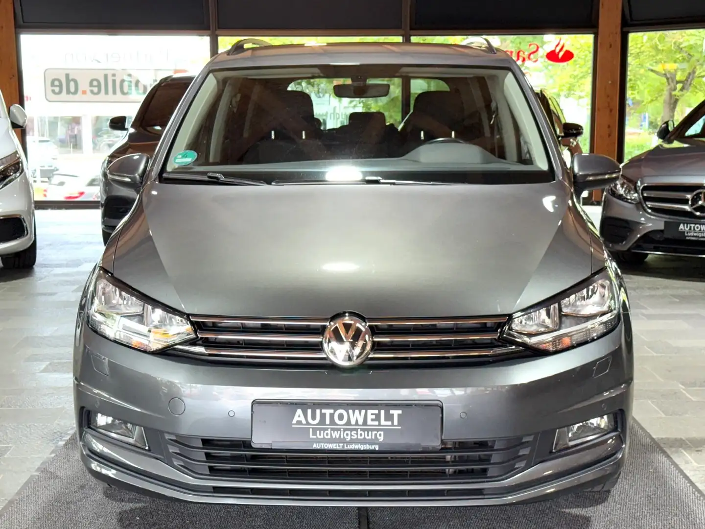 Volkswagen Touran Comfortline 2.0 TDI DSG 7-Sitzer Gris - 2