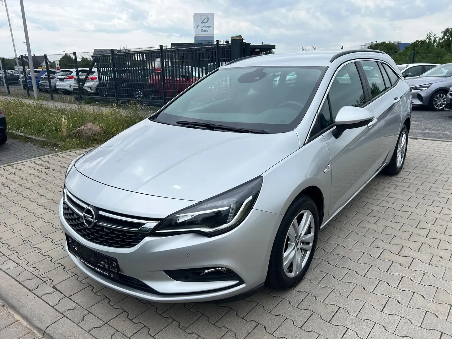 Opel Astra 1.6 D Business StartStop Aut. Navi+Shz+Pdc Silber - 2