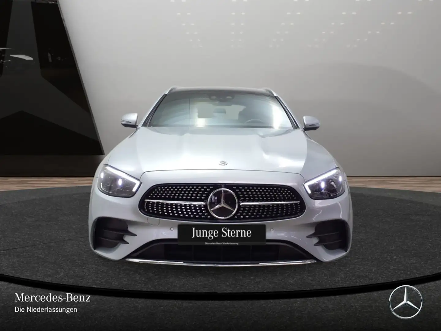 Mercedes-Benz E 300 de T AMG+PANO+360+AHK+MULTIBEAM+FAHRASS+9G Silber - 2