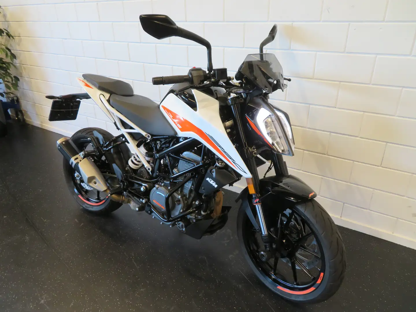 KTM 390 Duke ABS NIEUWSTAAT!! INRUIL?? Oranje - 2