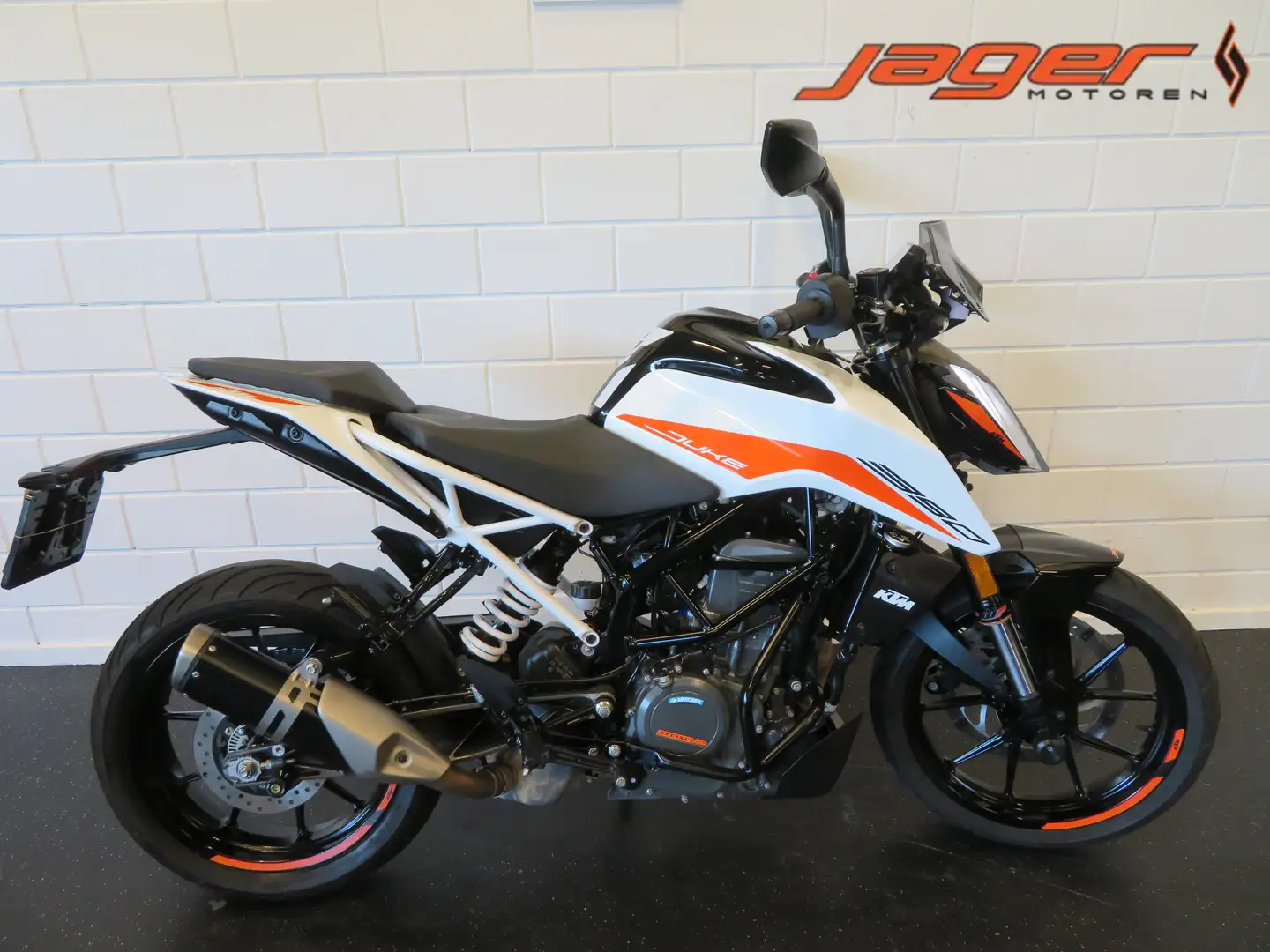 KTM 390 Duke ABS NIEUWSTAAT!! INRUIL?? Oranje - 1