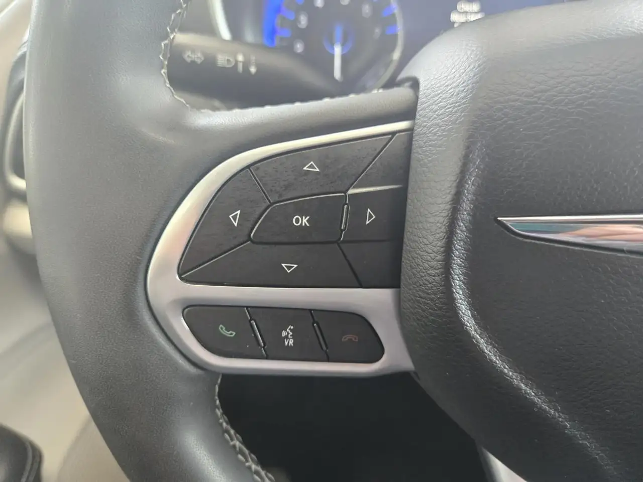Chrysler Pacifica снимка Chrysler Pacifica