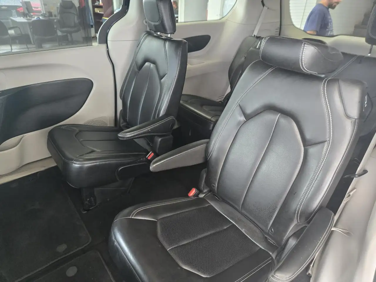Chrysler Pacifica снимка Chrysler Pacifica