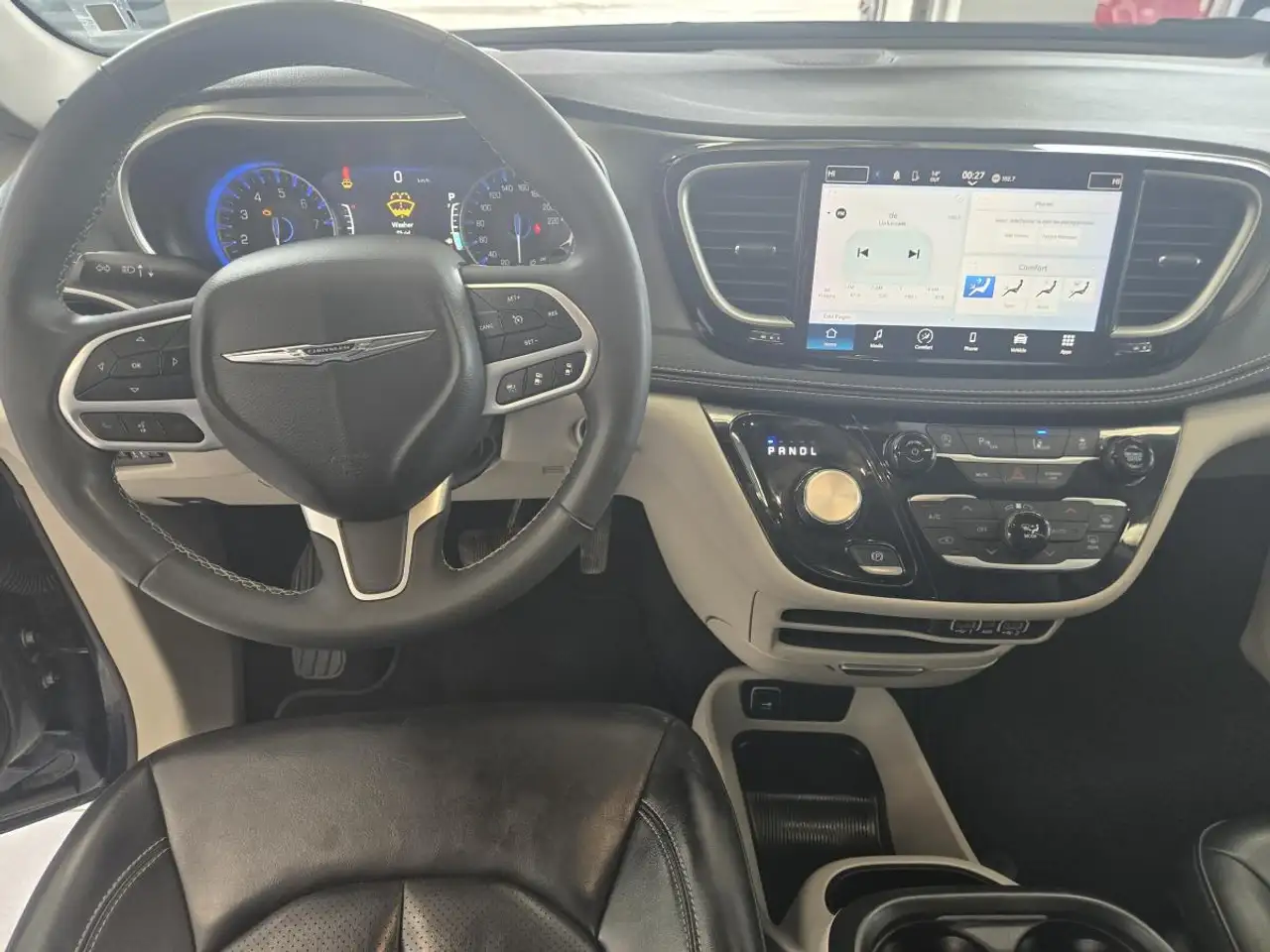 Chrysler Pacifica снимка Chrysler Pacifica