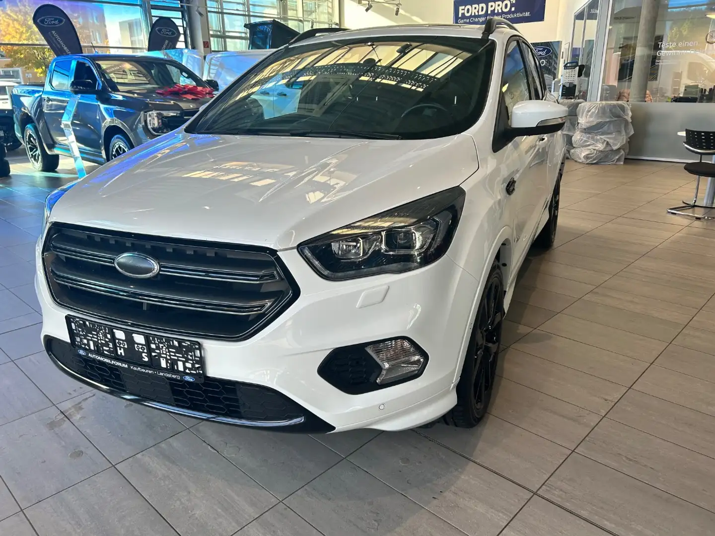 Ford Kuga 1.5 EcoBoost ST-Line AWD ACC AHK Navi Pano Wit - 1