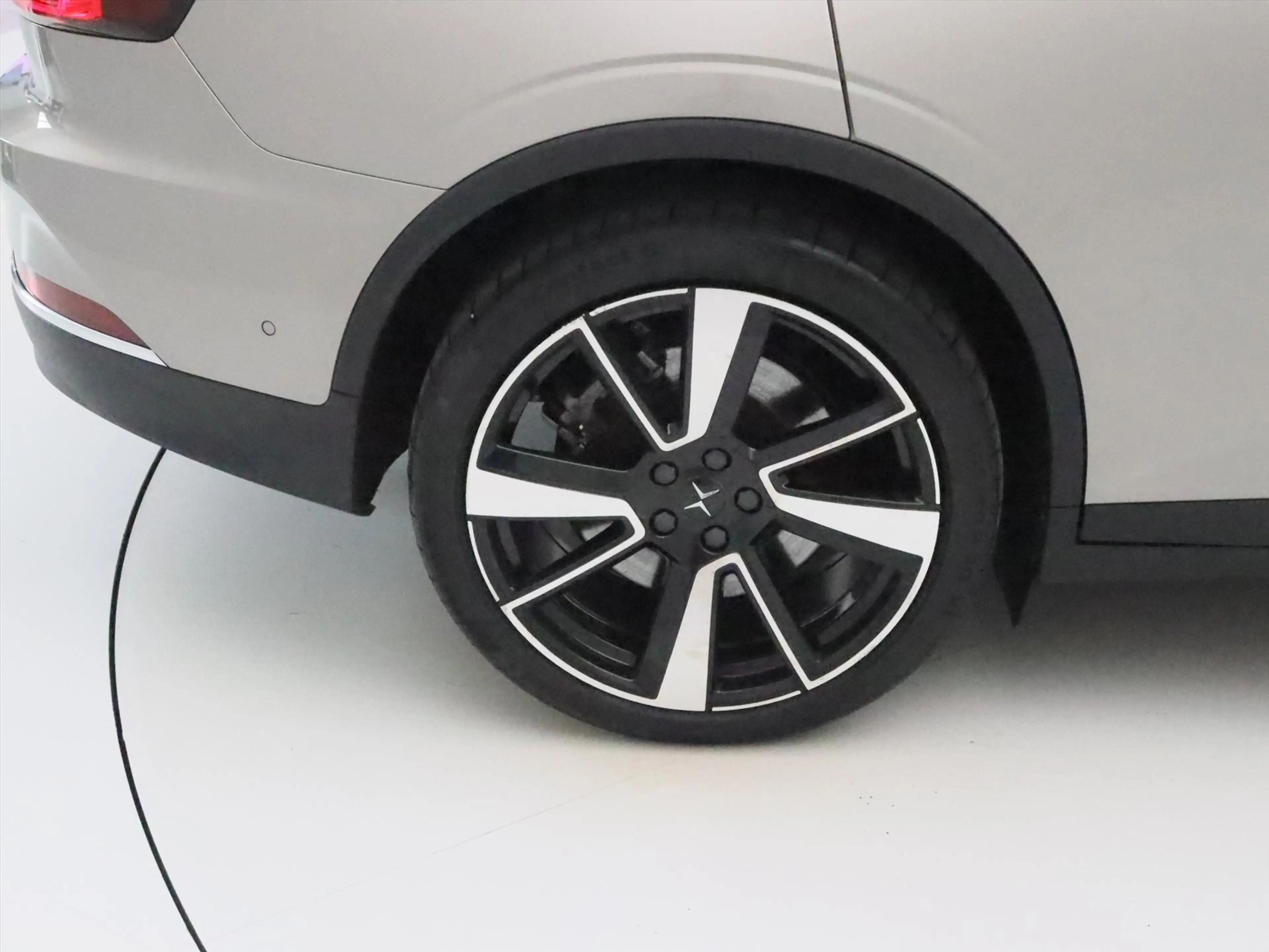 Polestar 2 Long Range Dual Motor Launch Edition 78 kWh AWD 40 — photo 10