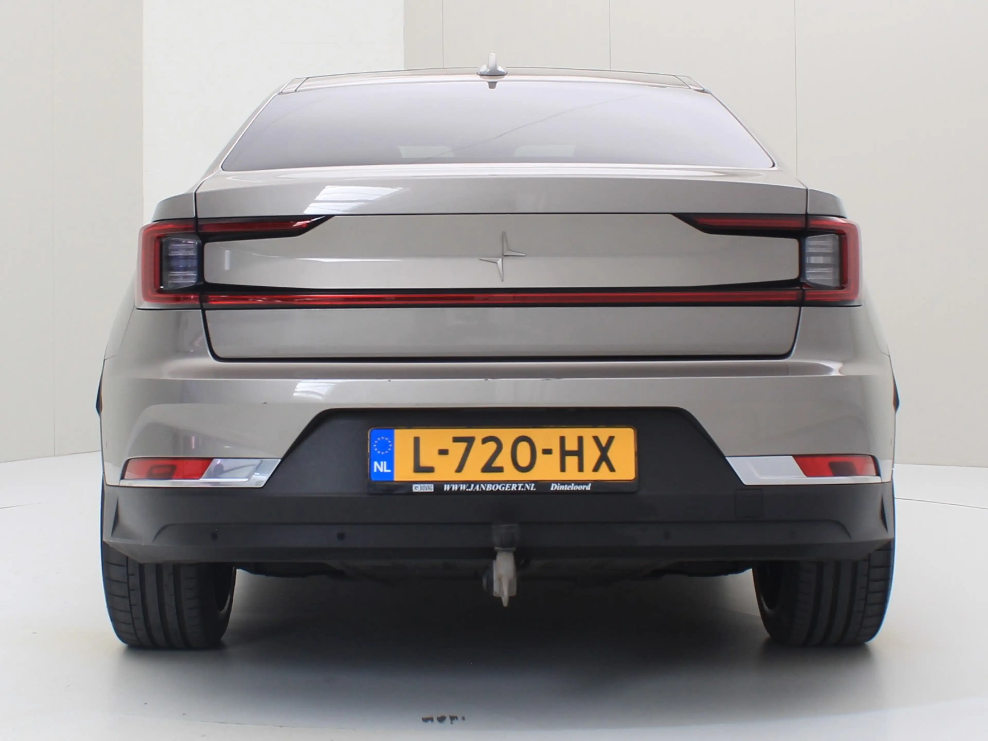 Polestar 2 Long Range Dual Motor Launch Edition 78 kWh AWD 40 — photo 6