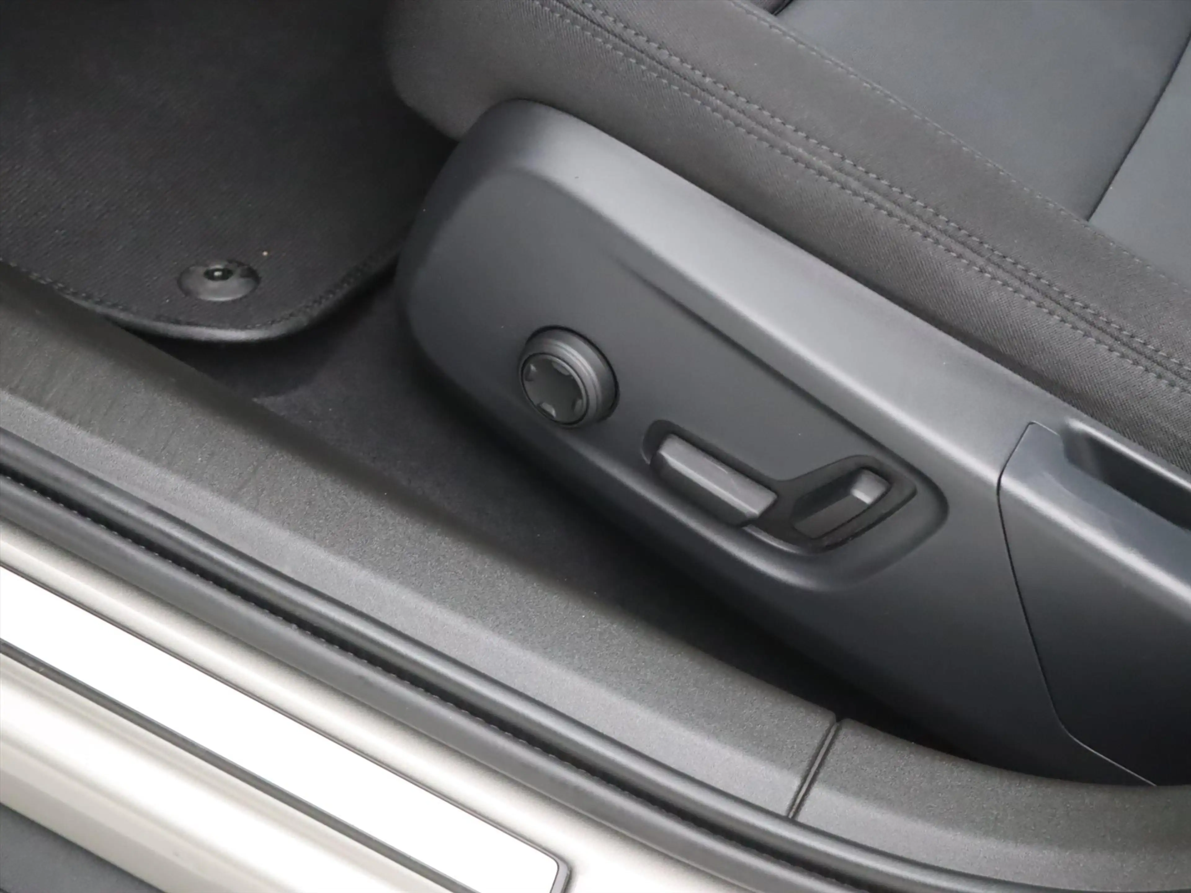 Polestar 2 Long Range Dual Motor Launch Edition 78 kWh AWD 40 — photo 18
