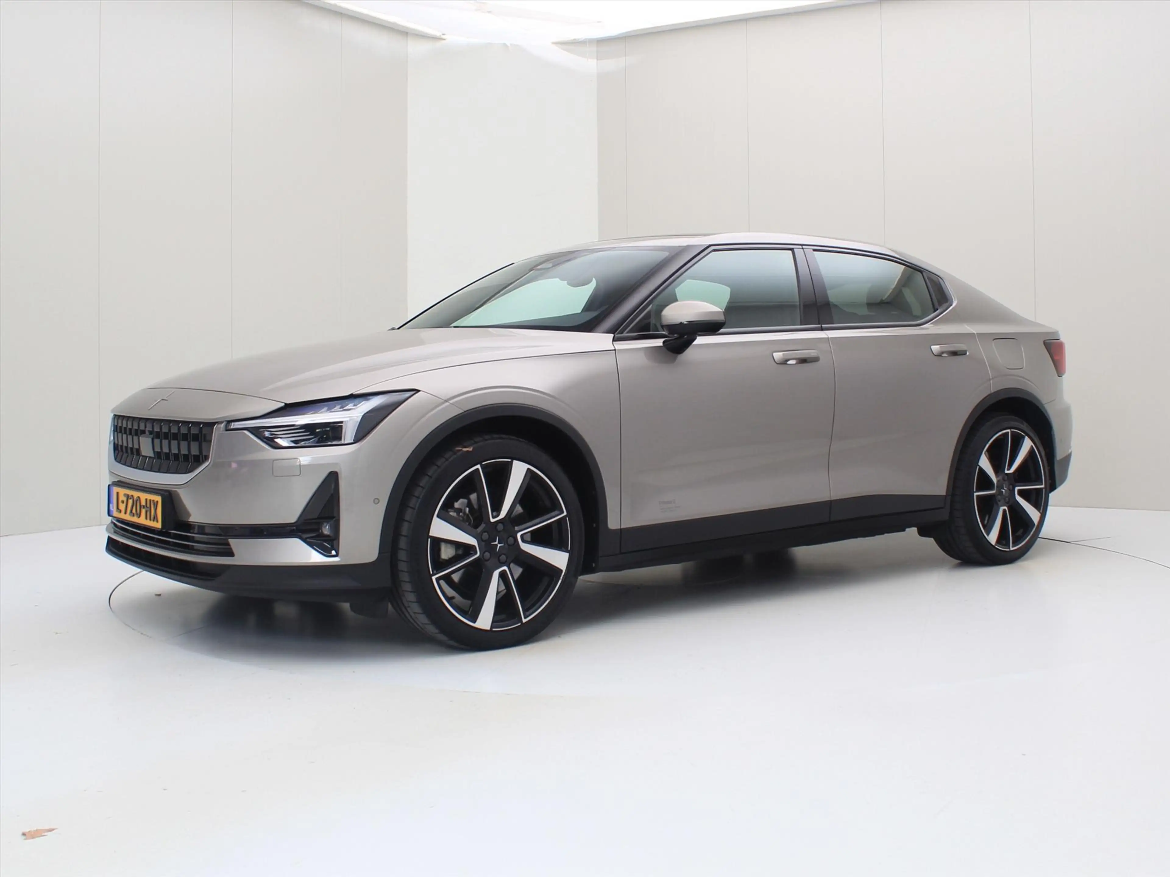 Polestar 2 Long Range Dual Motor Launch Edition 78 kWh AWD 40 — photo 7