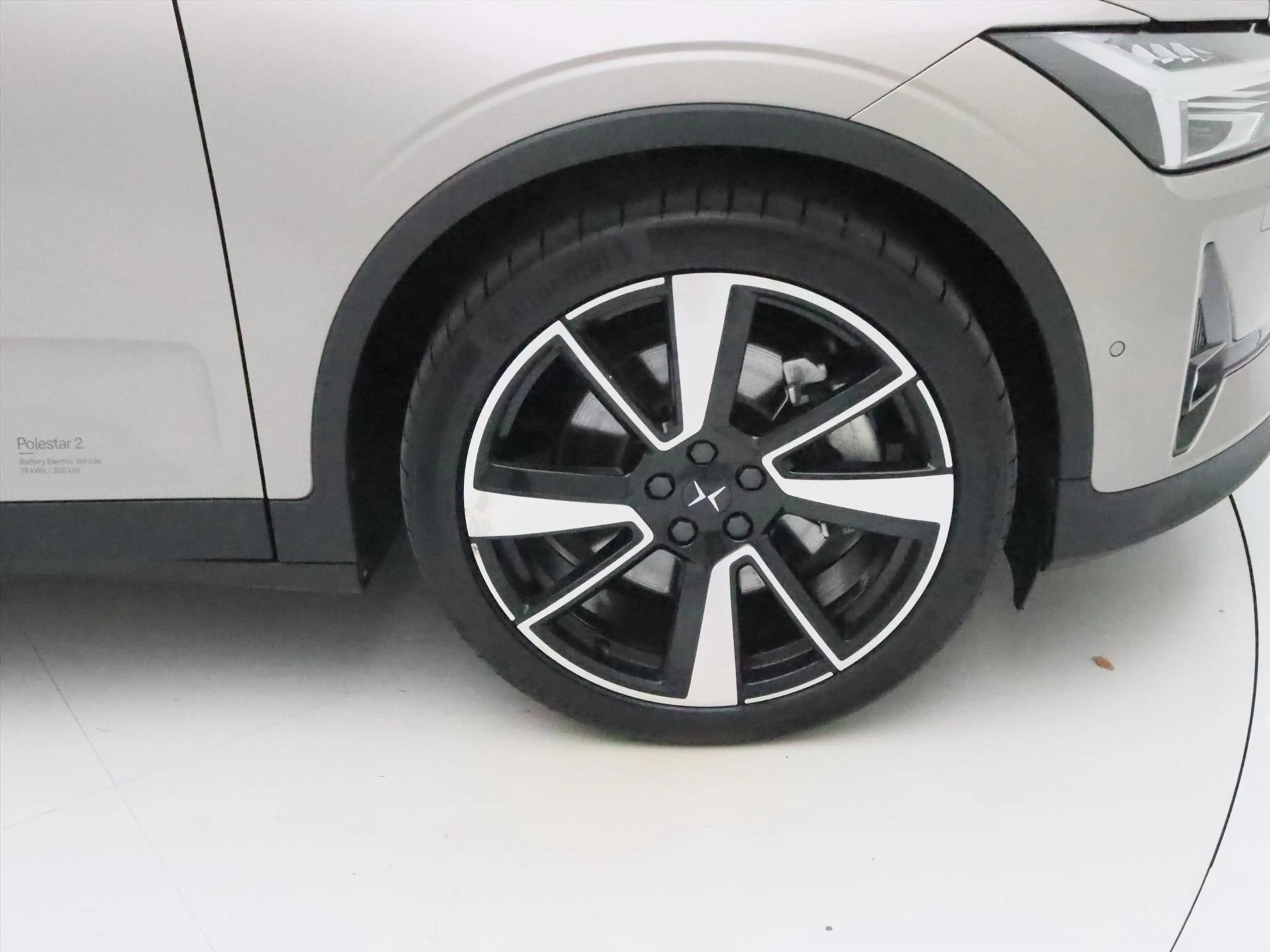 Polestar 2 Long Range Dual Motor Launch Edition 78 kWh AWD 40 — photo 9
