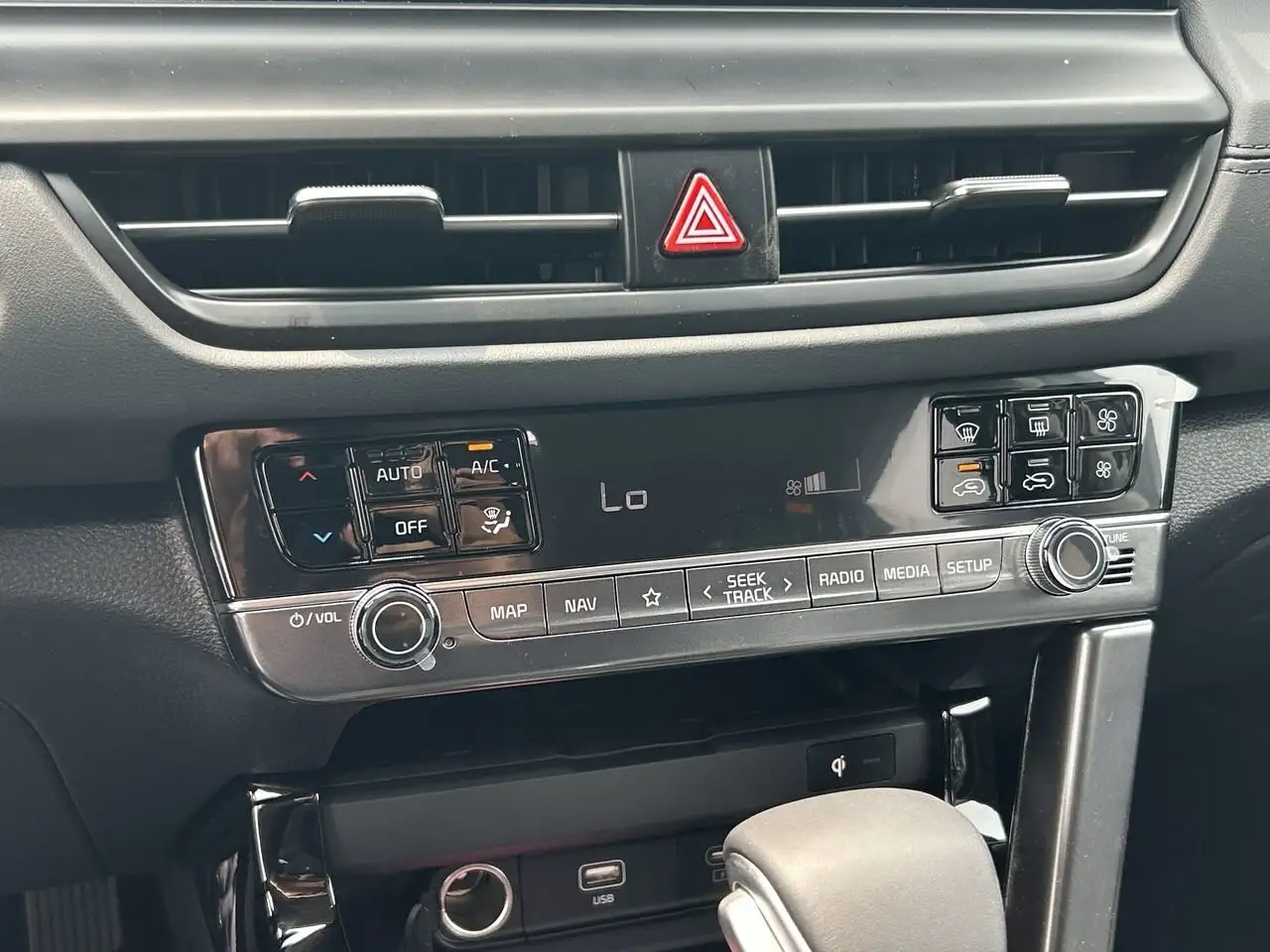 Kia Seltos снимка Kia Seltos