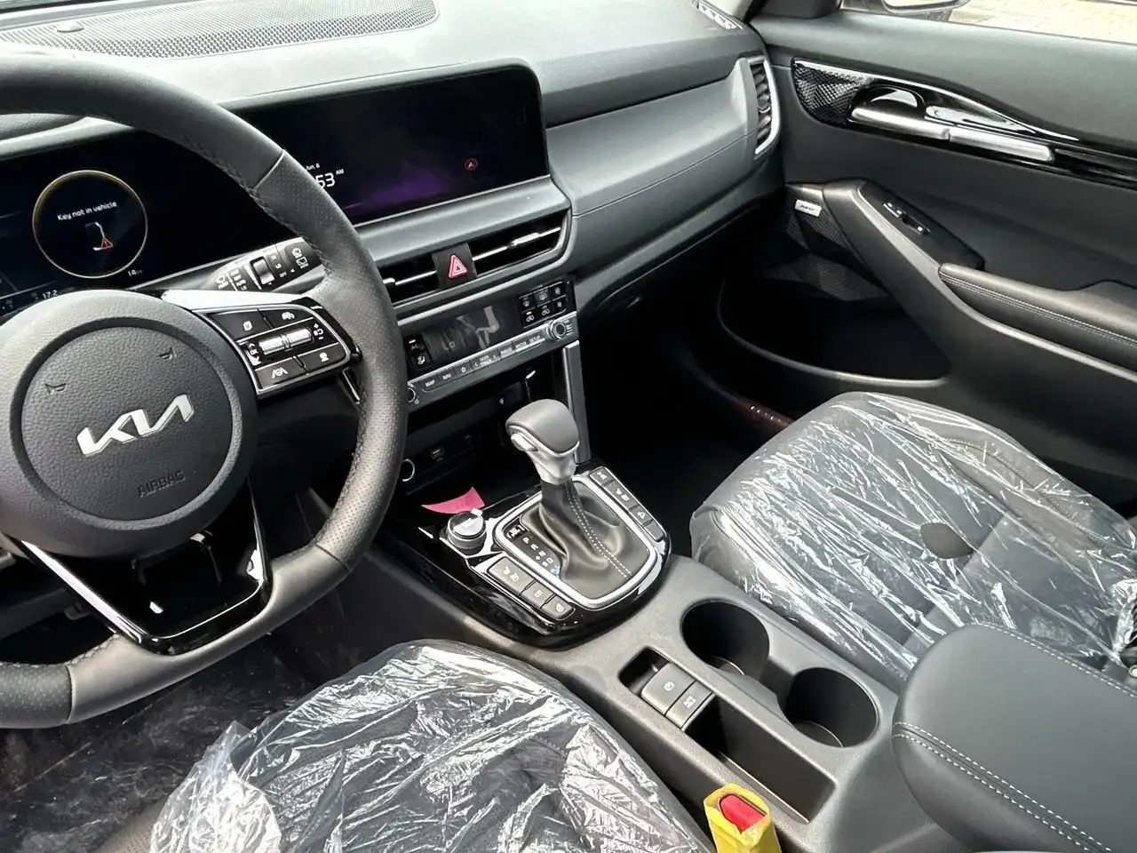 Kia Seltos снимка Kia Seltos