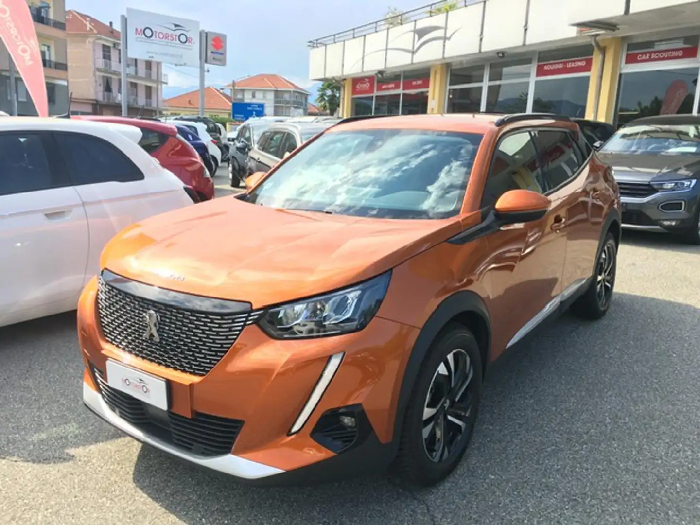 Peugeot 2008 BlueHDi 130 S&S EAT8 Allure Pack Arancione - 1