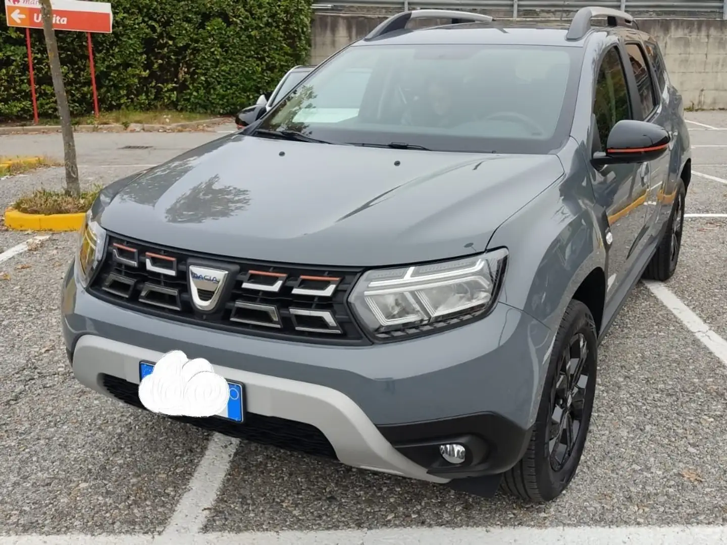 Dacia Duster 1.0 tce SL Extreme Gpl 4x2 100cv Grigio - 1