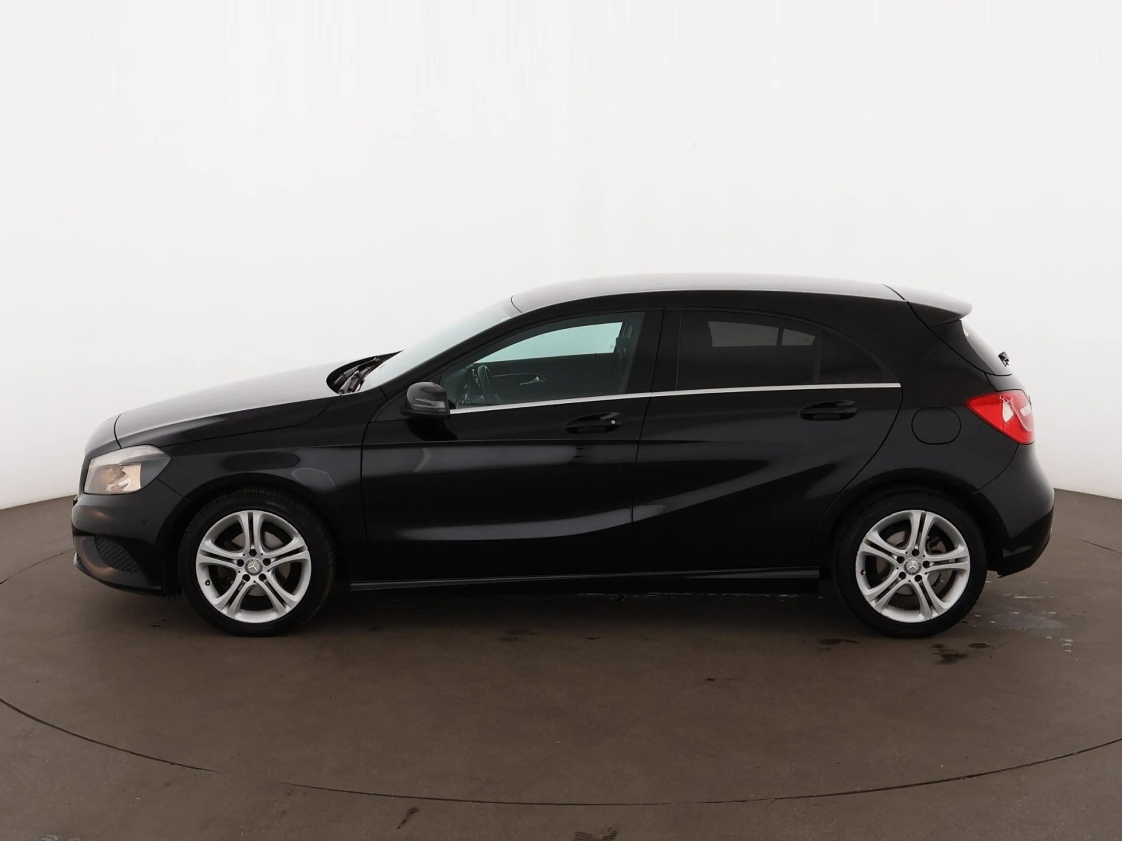 Mercedes-Benz A 180 CDI BlueEfficiency DCT Urban Aut LEDER TEMP — photo 5