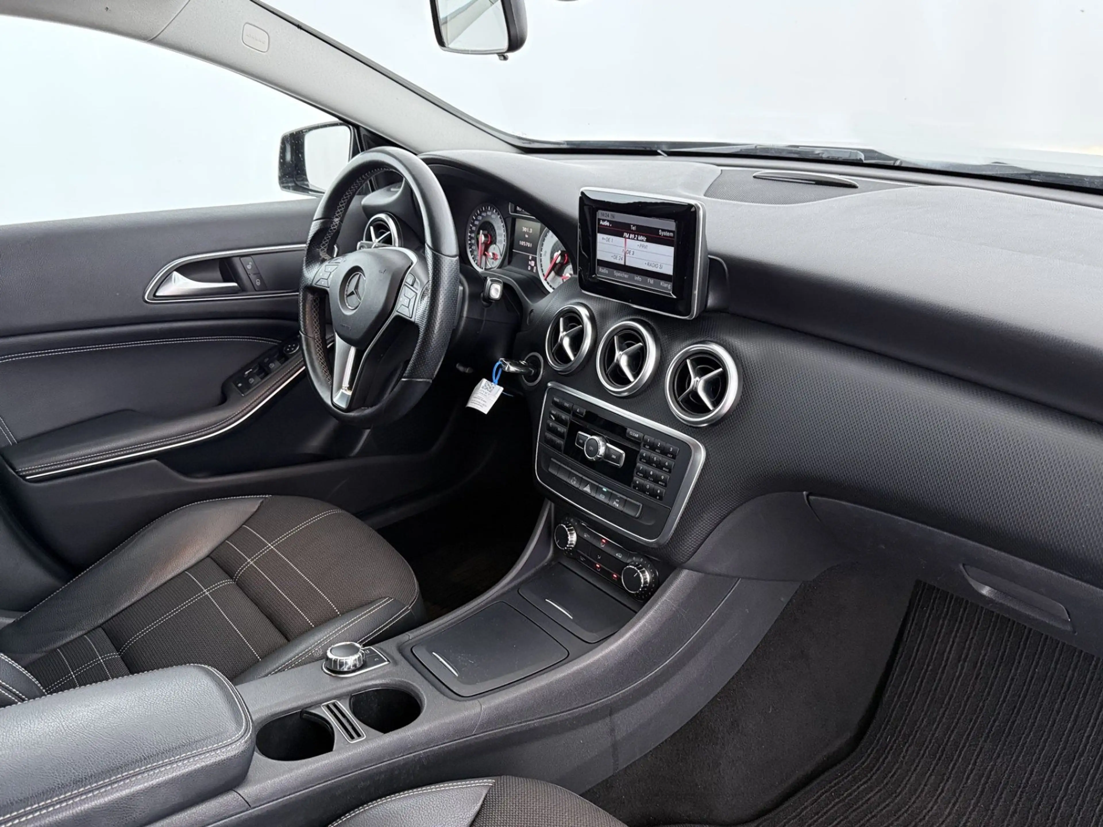 Mercedes-Benz A 180 CDI BlueEfficiency DCT Urban Aut LEDER TEMP — photo 14
