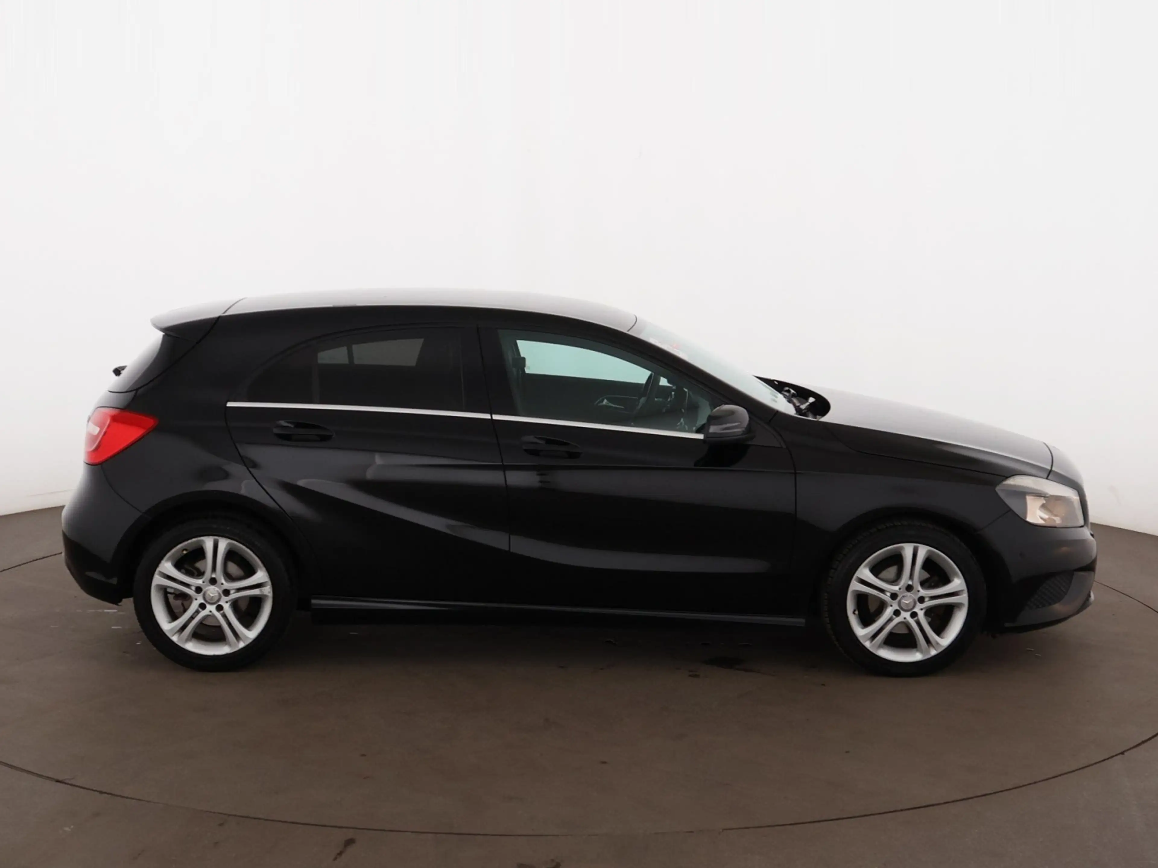 Mercedes-Benz A 180 CDI BlueEfficiency DCT Urban Aut LEDER TEMP — photo 9
