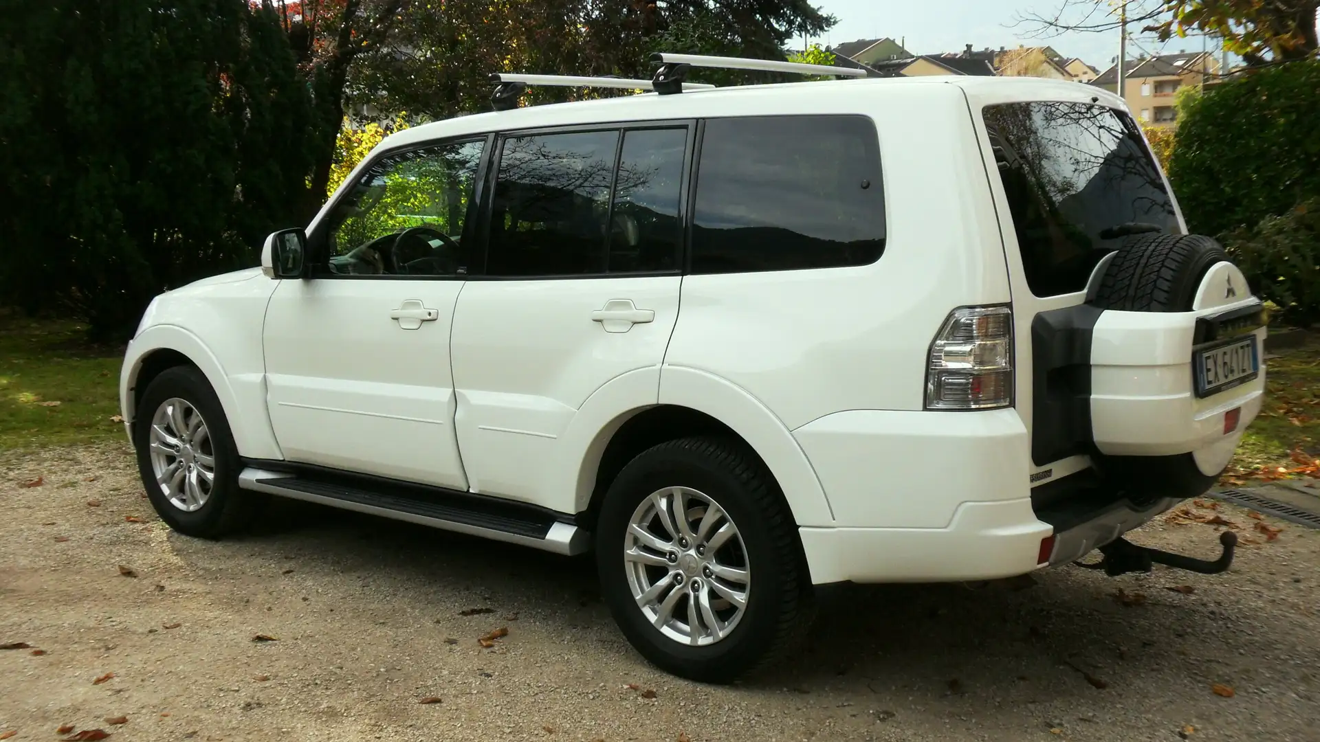 Mitsubishi Pajero Pajero 3.2 cr Intense 200cv 5p Білий - 2