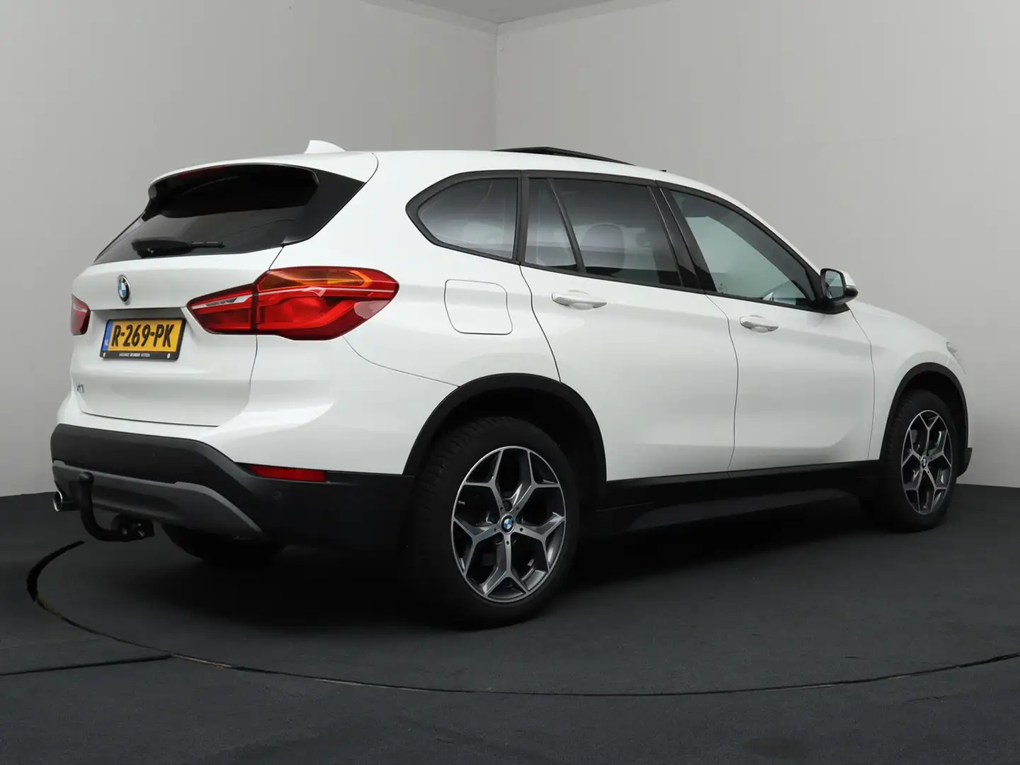 BMW X1 sDrive18i High Executive Automaat Panodak | Trekha Blanco - 2