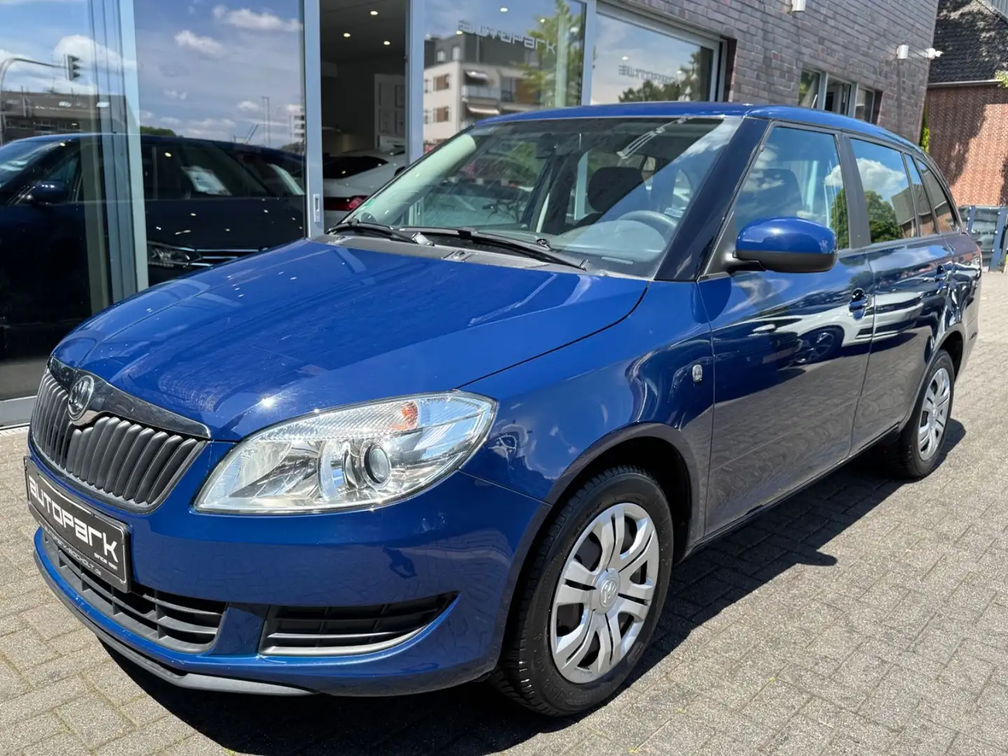 Skoda Fabia Combi 1.2TSI Ambition DSG 1.Hand Klima AHK Niebieski - 1
