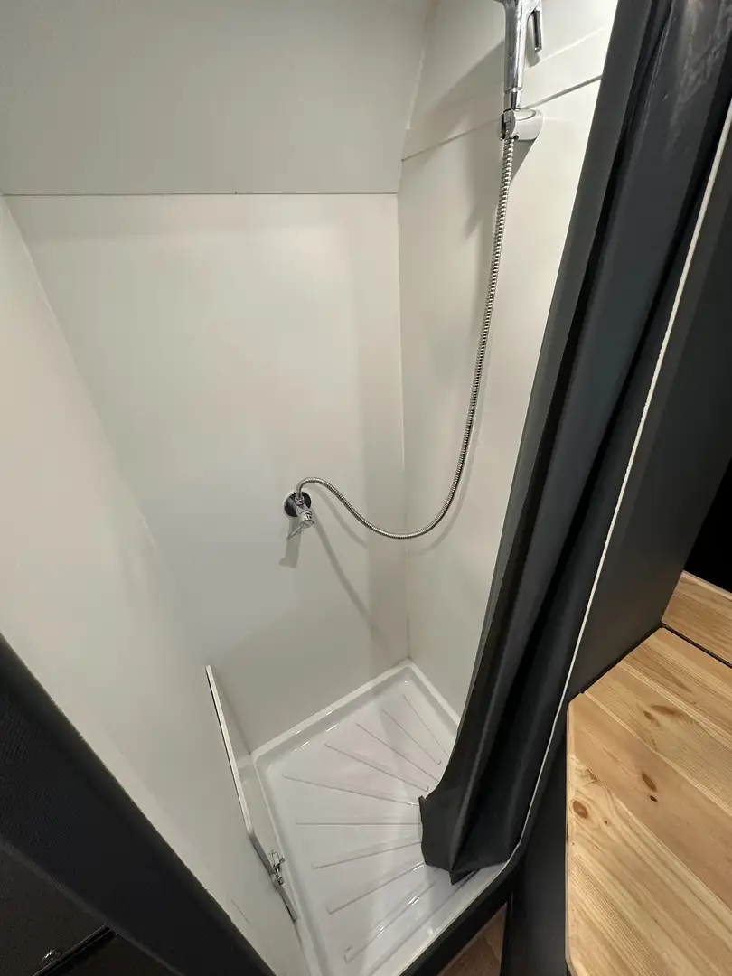 Peugeot Boxer Boxer Combi 2.2BlueHDI 333 L2H2 140 Plateado - 2