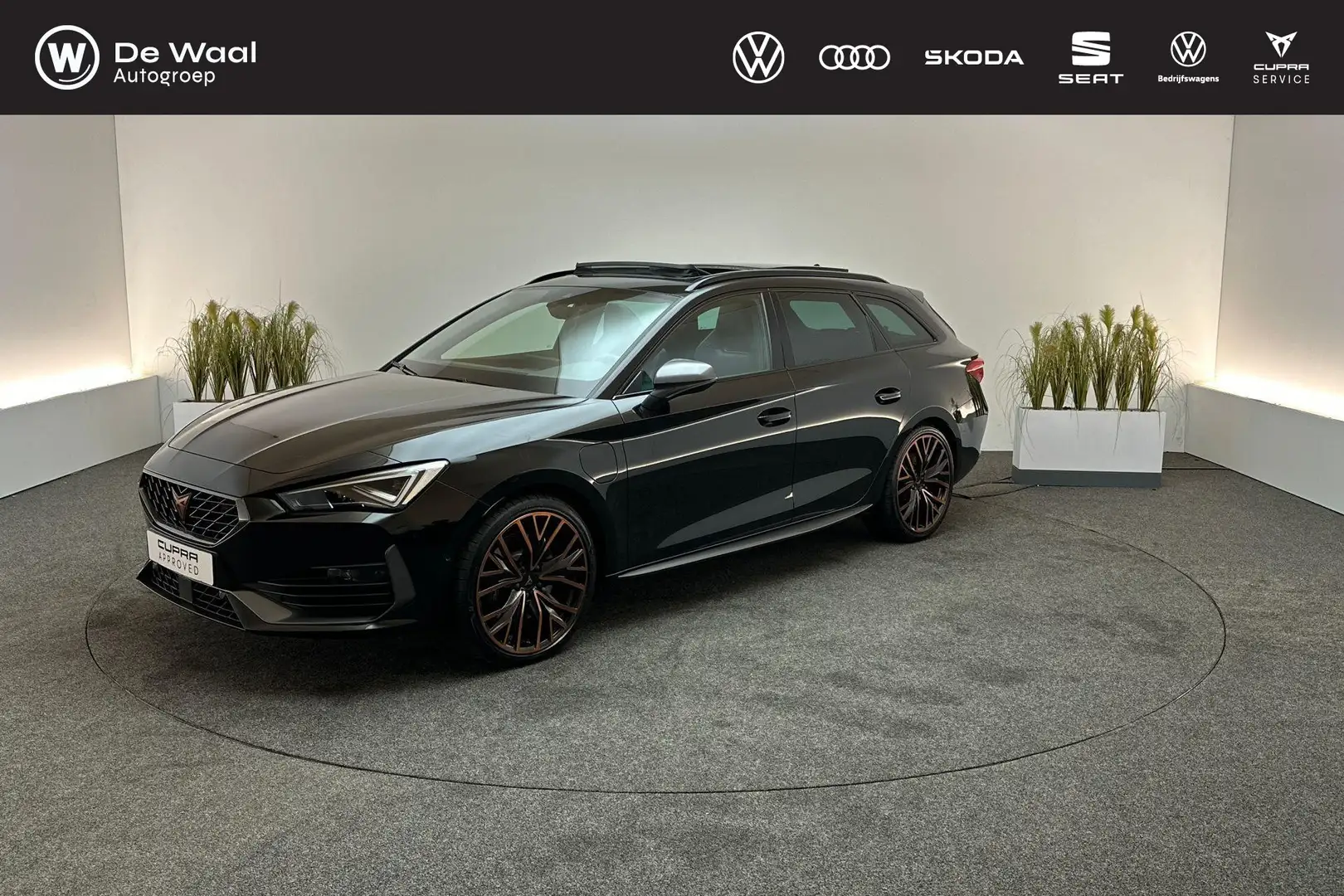 CUPRA Leon Sportstourer 1.4 245pk DSG e-Hybrid VZ Performance Zwart - 1