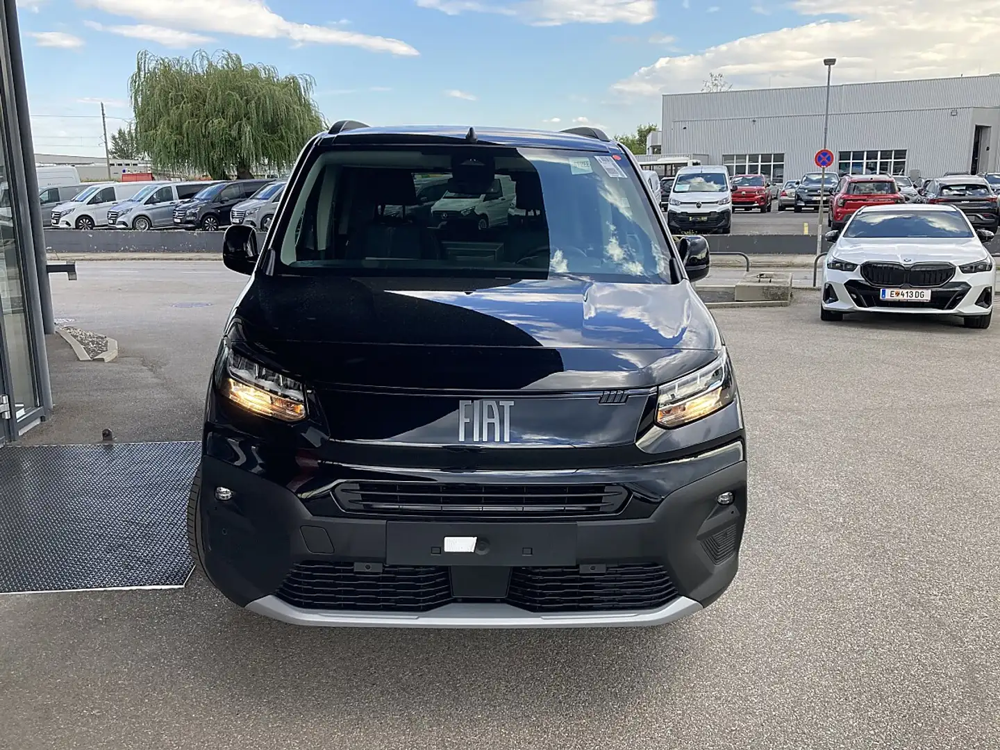 Fiat Qubo 1.5 Diesel 130 L1 La Prima Aut. Schwarz - 2
