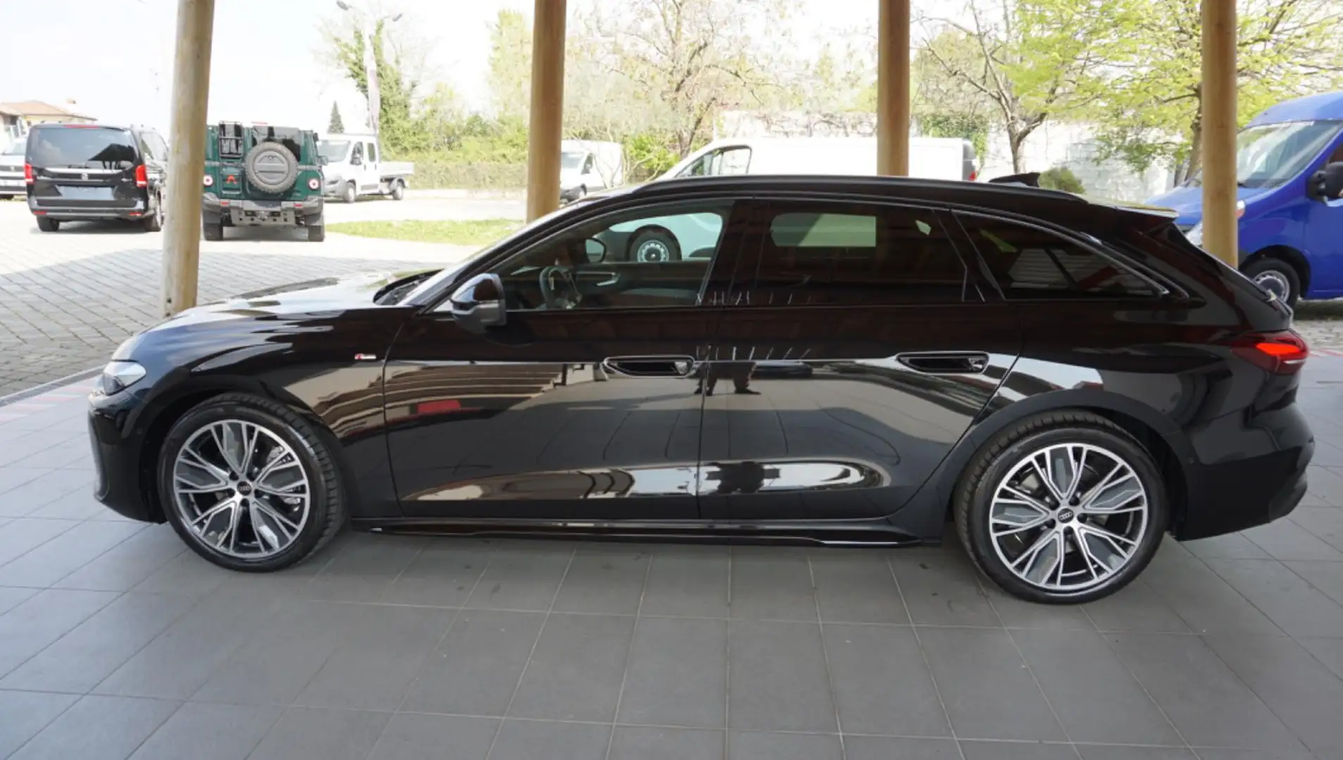 Audi A5 Avant TDI 150 kW S tronic mHEV+ S Line edition Nero - 2