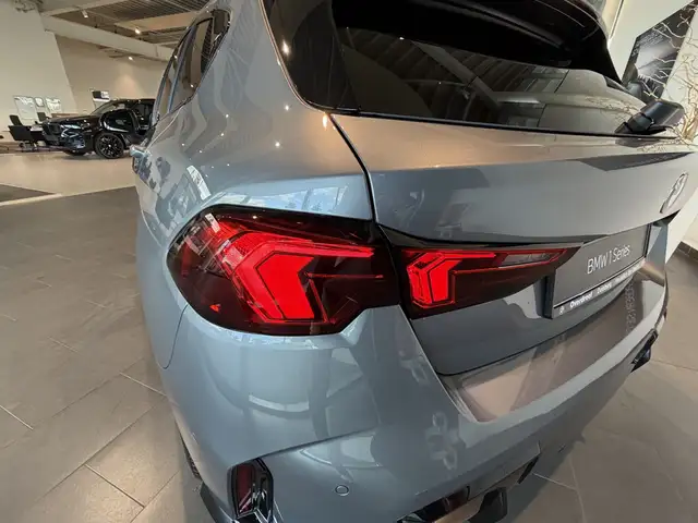 BMW 1 Series view 9