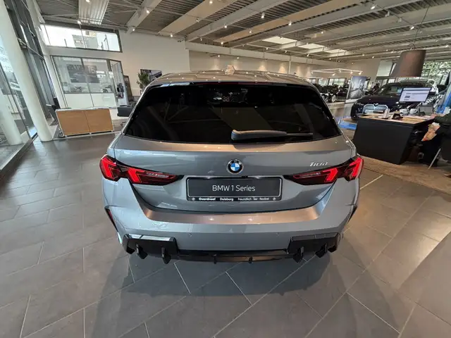 BMW 1 Series view 8