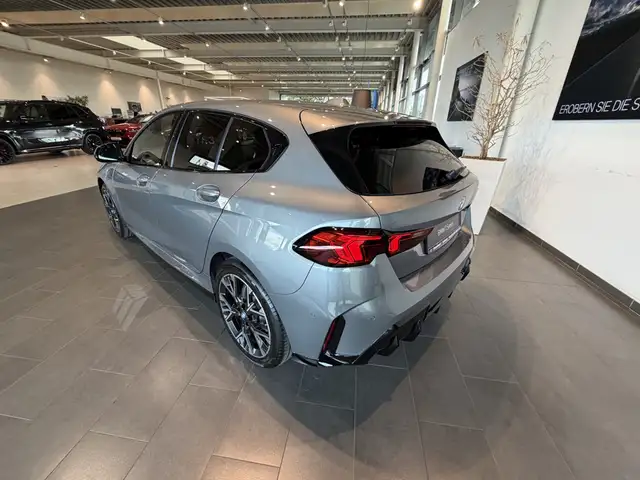 BMW 1 Series view 7
