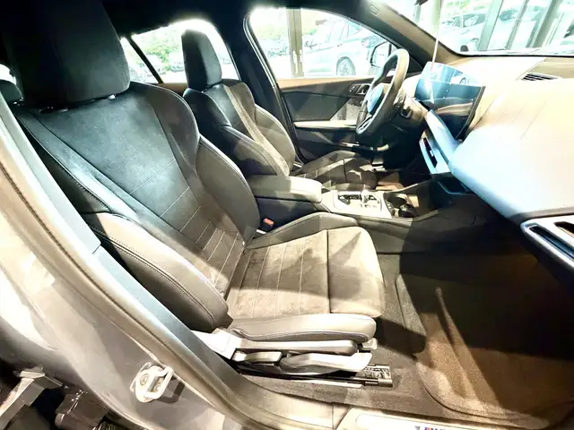 BMW 1 Series view 14