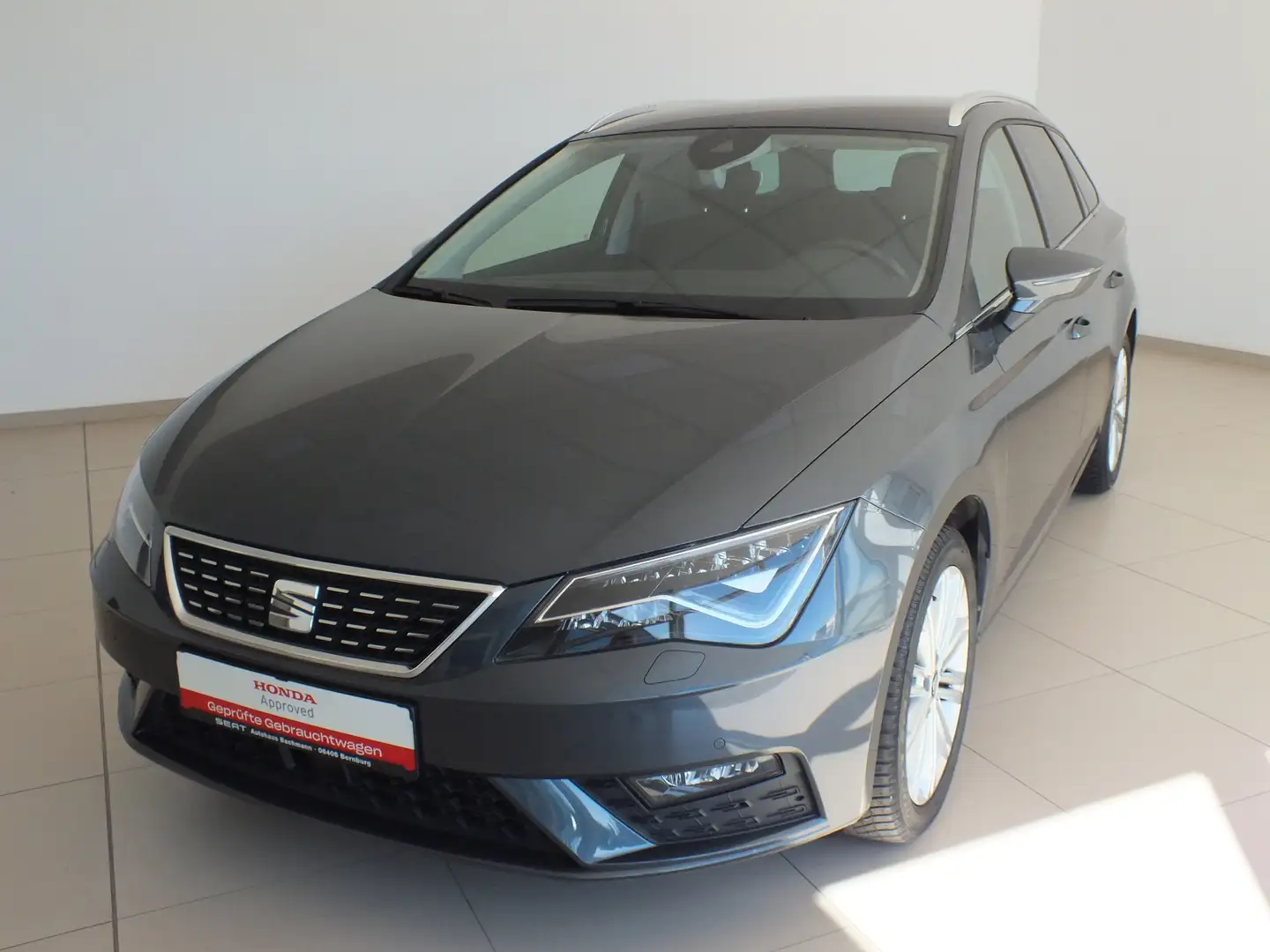 SEAT Leon ST 1.5 TSI ACT OPF Xcellence Grau - 2