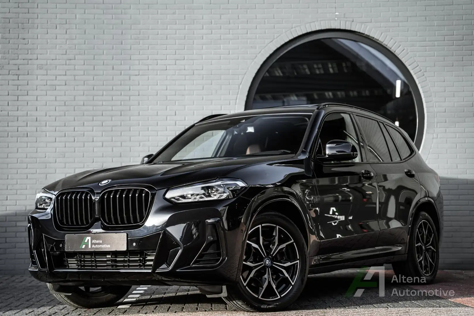 BMW X3 xDrive30e Business Edition Plus btw, M-sport, pano Noir - 1