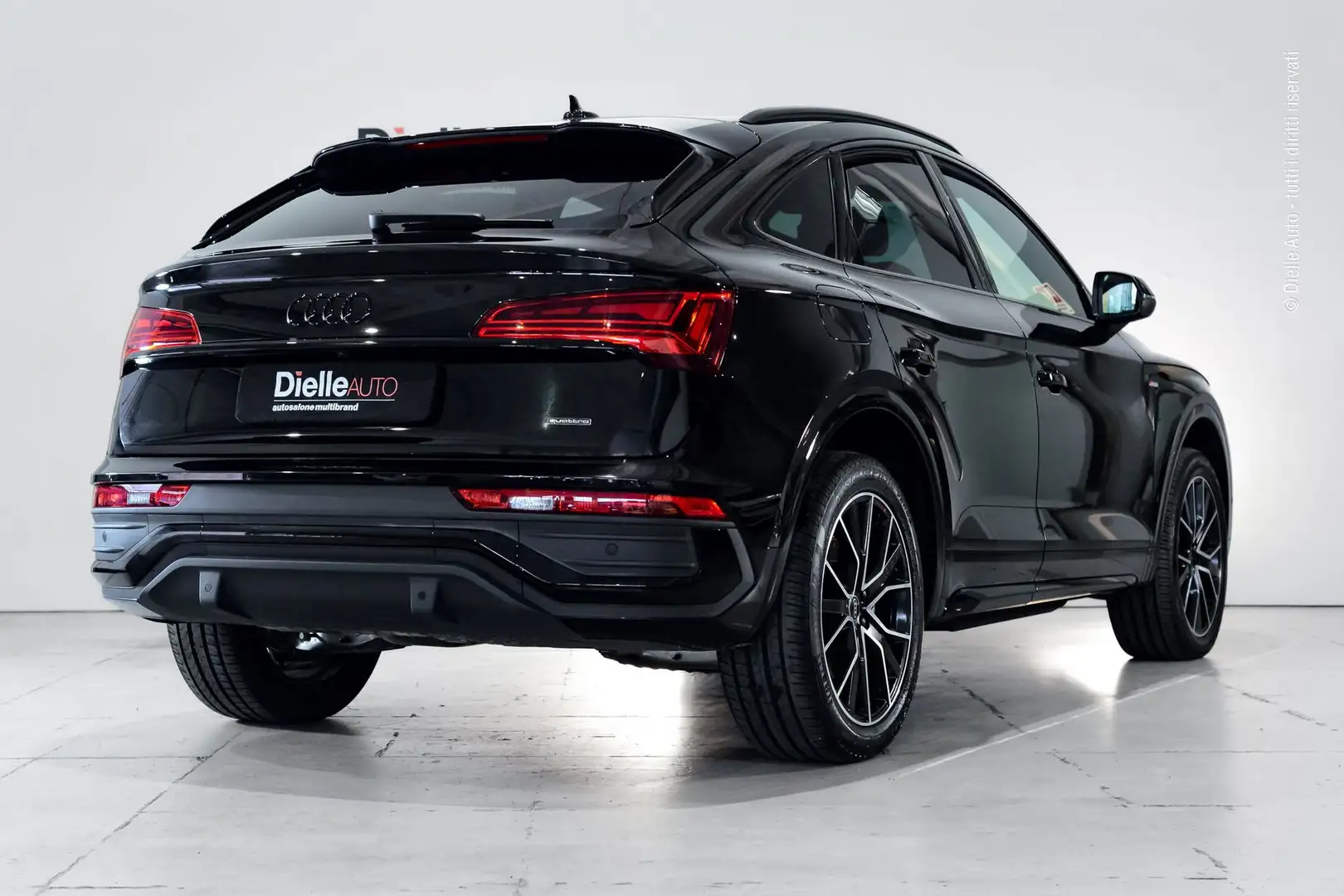 Audi SQ5 Q5 SPORTBACK BLACK LINE EDITION 40 TDI MHEV QUATT Nero - 2