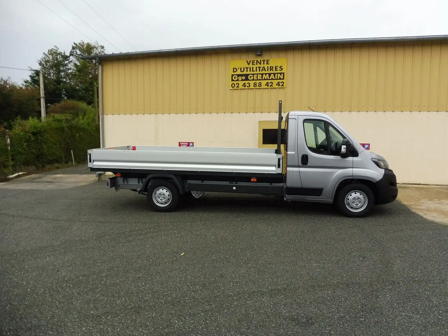 Peugeot Boxer L3 3.5 MAXI 140CH S\u0026S PACK PREMIUM CONNECT Grijs - 2