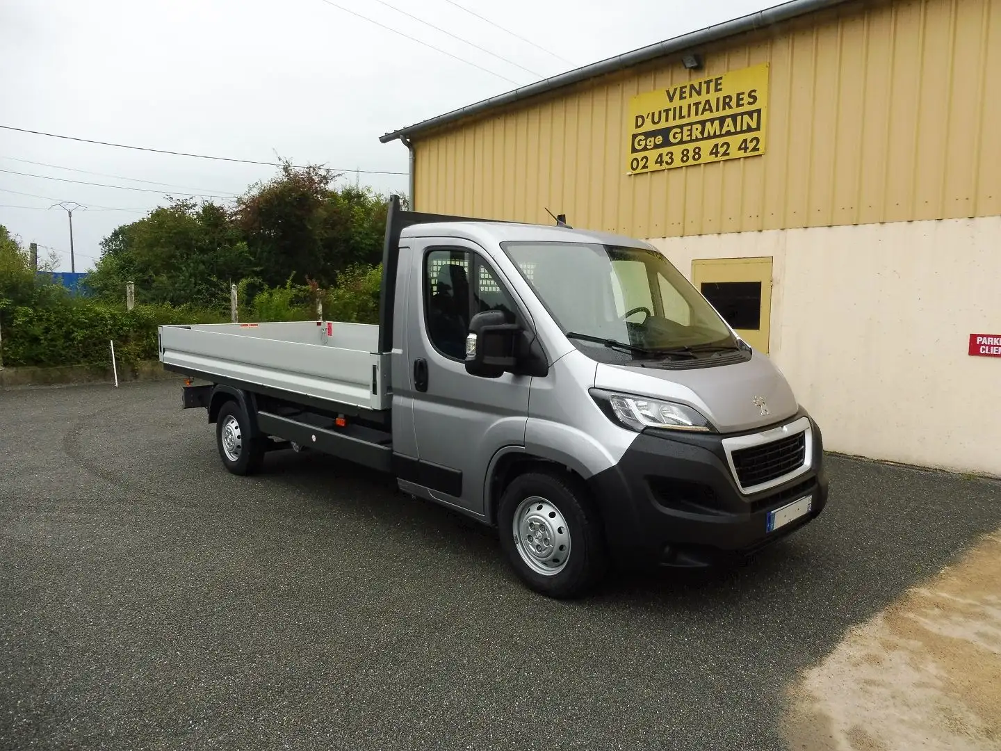 Peugeot Boxer L3 3.5 MAXI 140CH S\u0026S PACK PREMIUM CONNECT Gris - 1