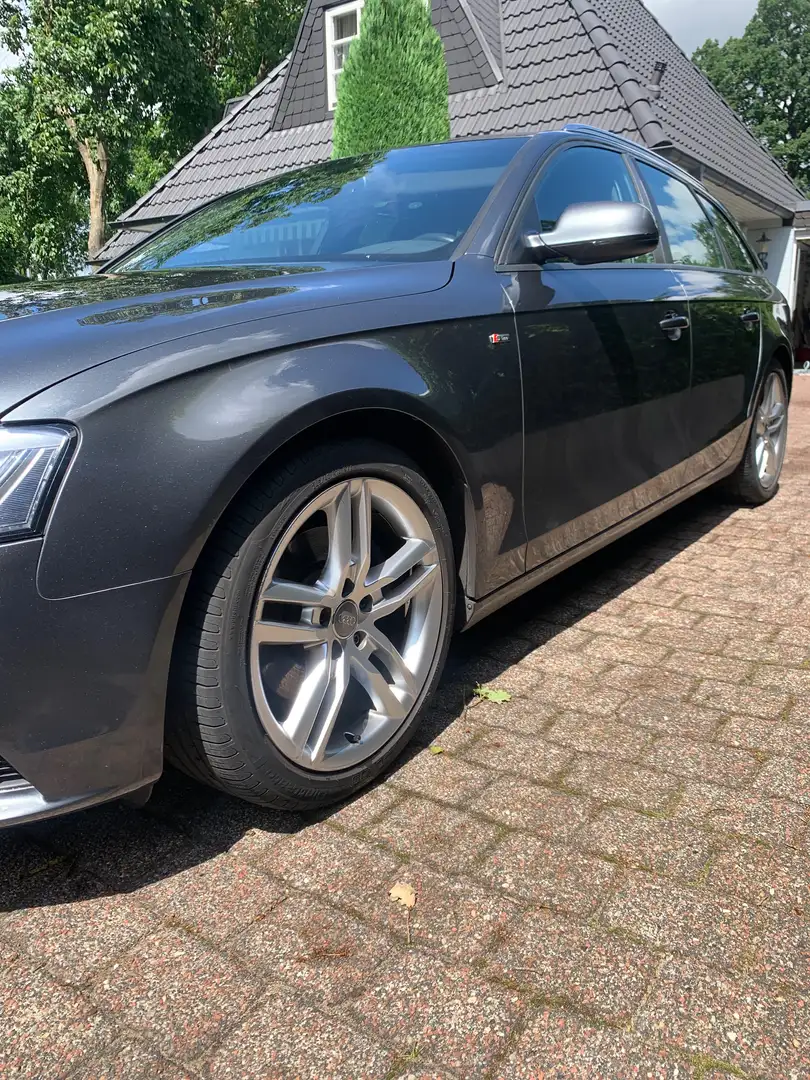 Audi A4 A4 Avant 2.0 TDI DPF multitronic S line Sportpaket Grau - 2