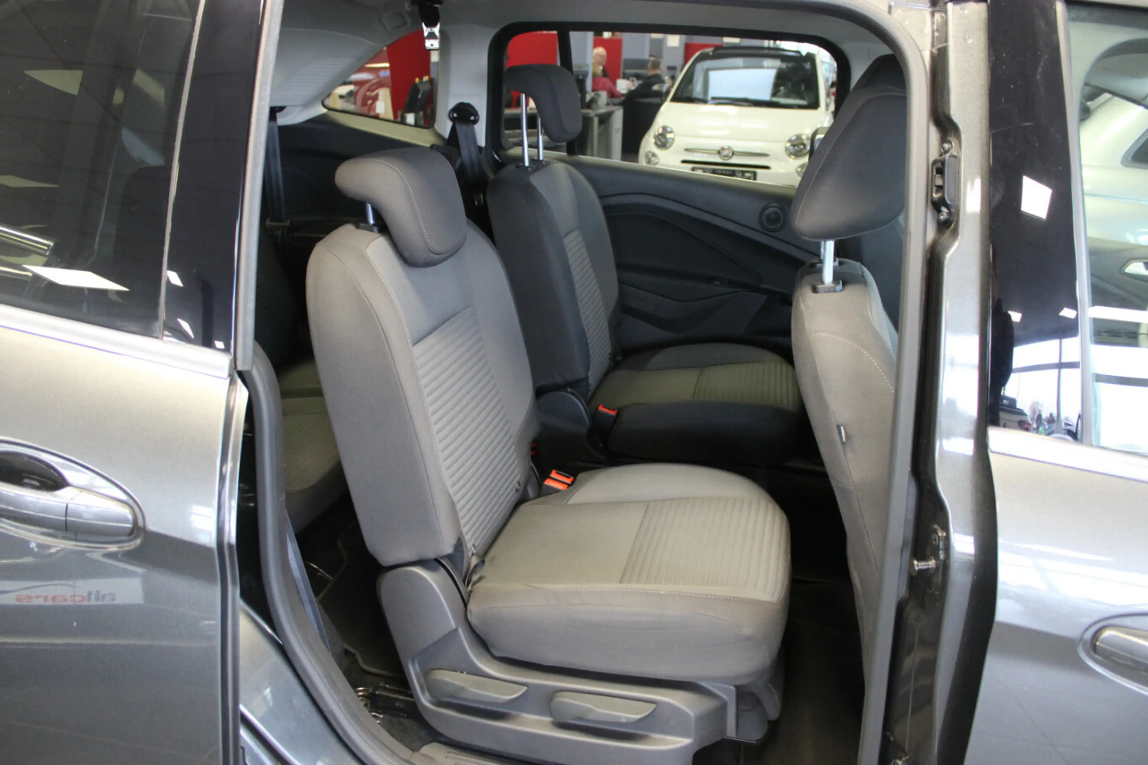 Ford Grand C-Max 1.0 EcoBoost Titanium - 7-Sitzer - — photo 15