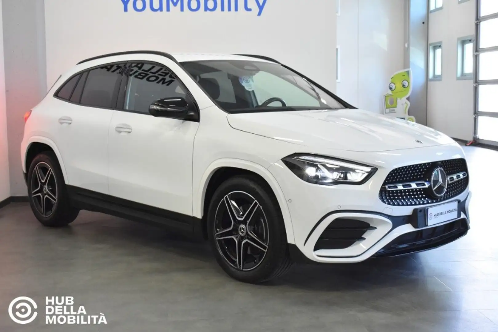 Mercedes-Benz GLA 180 d Automatic AMG Line Advanced Plus Bianco - 2
