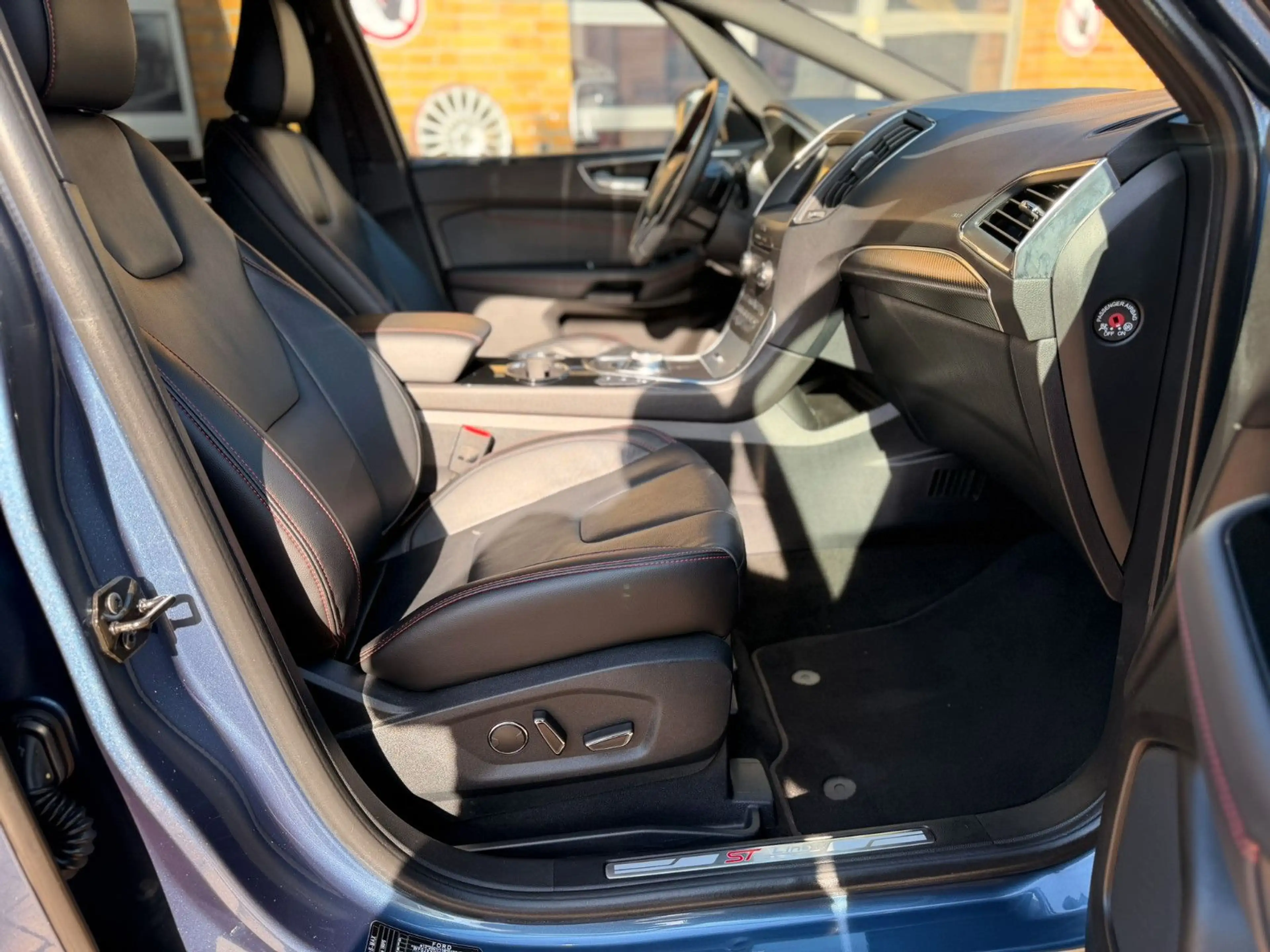 Ford S-Max S-MAX ST-Line AWD AHK Leder LED Pano 7 Sitzer — photo 15