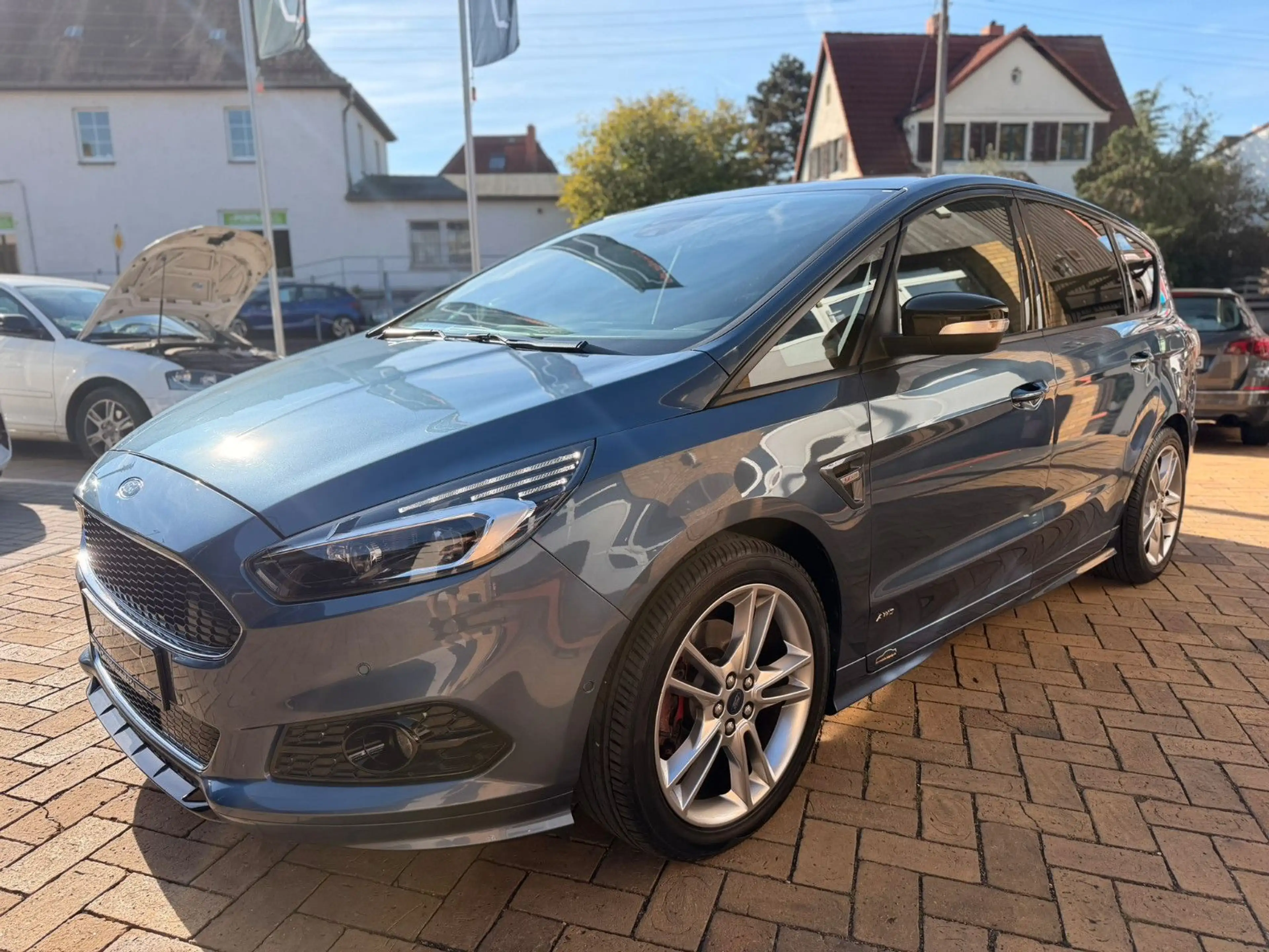 Ford S-Max S-MAX ST-Line AWD AHK Leder LED Pano 7 Sitzer — photo 3