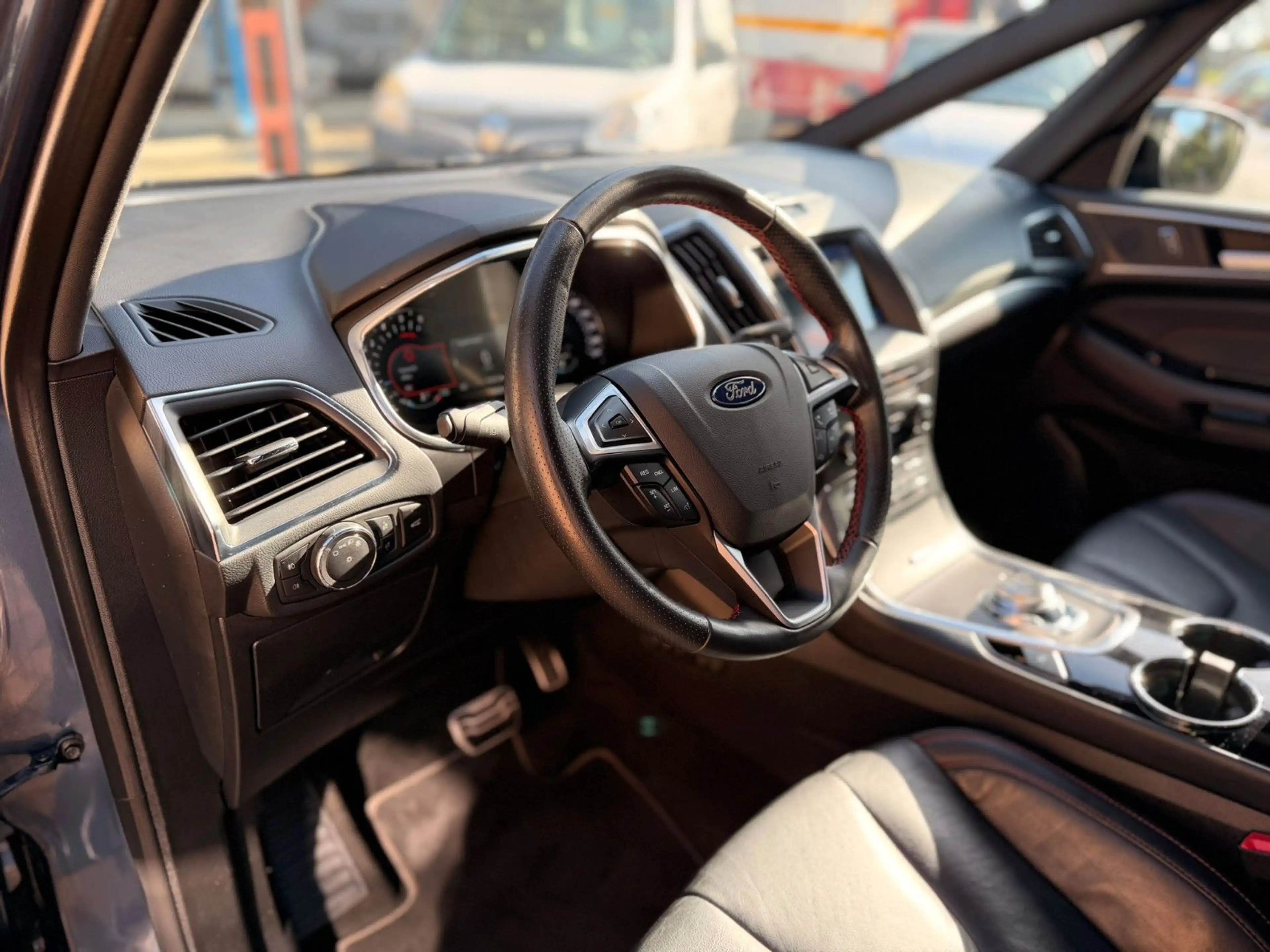 Ford S-Max S-MAX ST-Line AWD AHK Leder LED Pano 7 Sitzer — photo 12