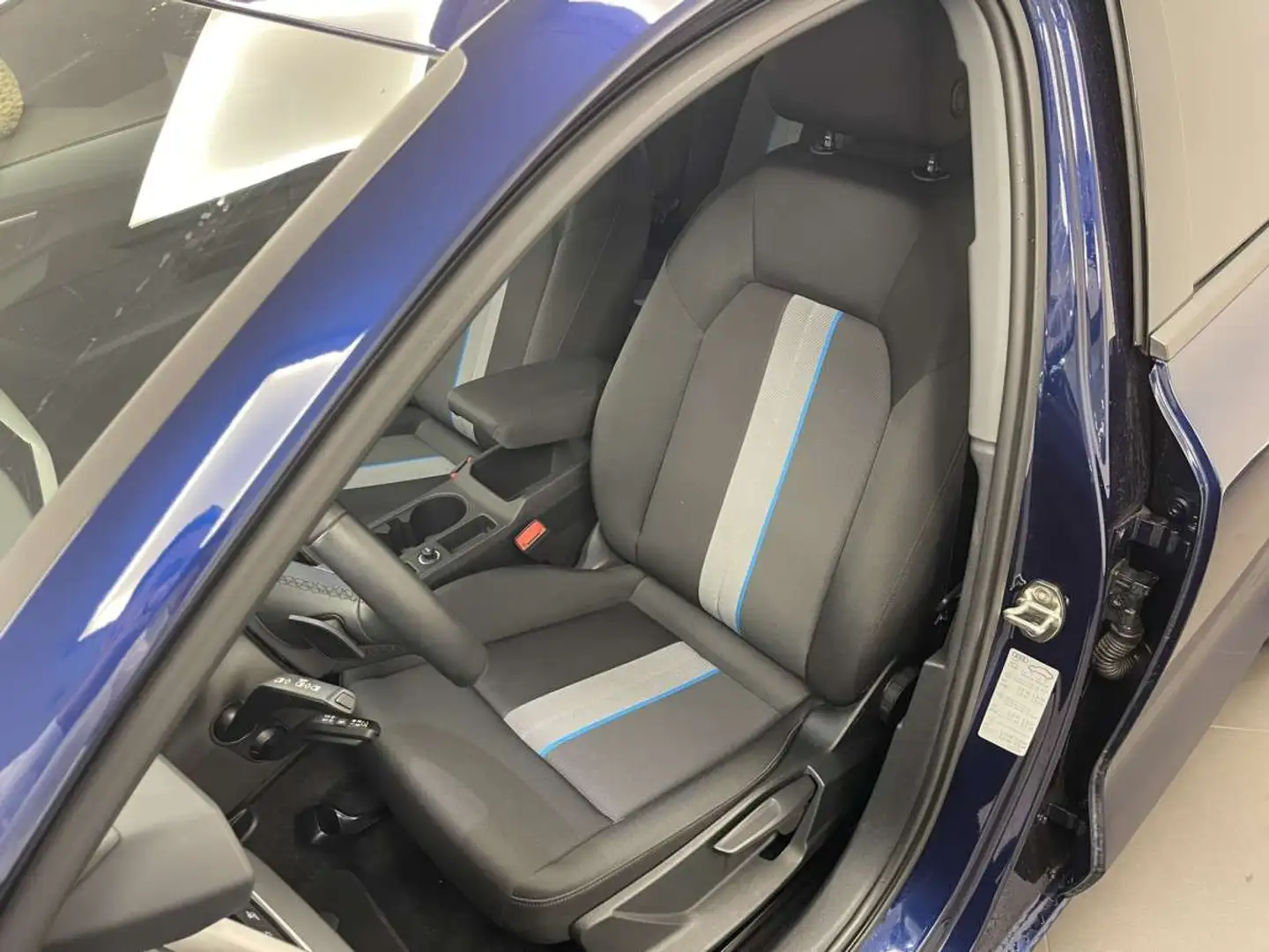 Audi A3 Sportback 40 TFSIe 204 CV / 150 kW S tronic Bleu - 2