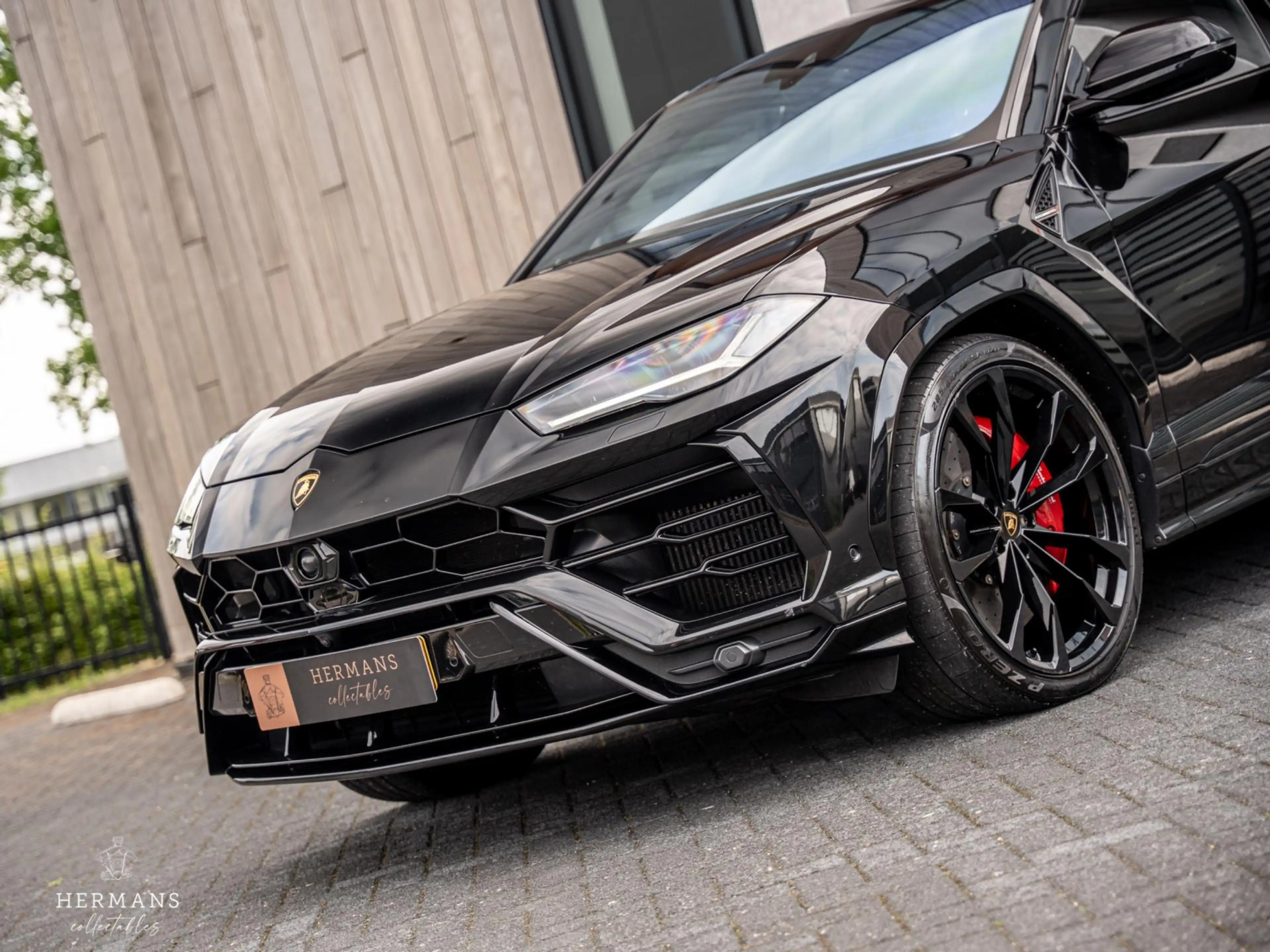 Lamborghini Urus 4.0 V8 / Carbon / B&O 3D / Massage / Pano — photo 4