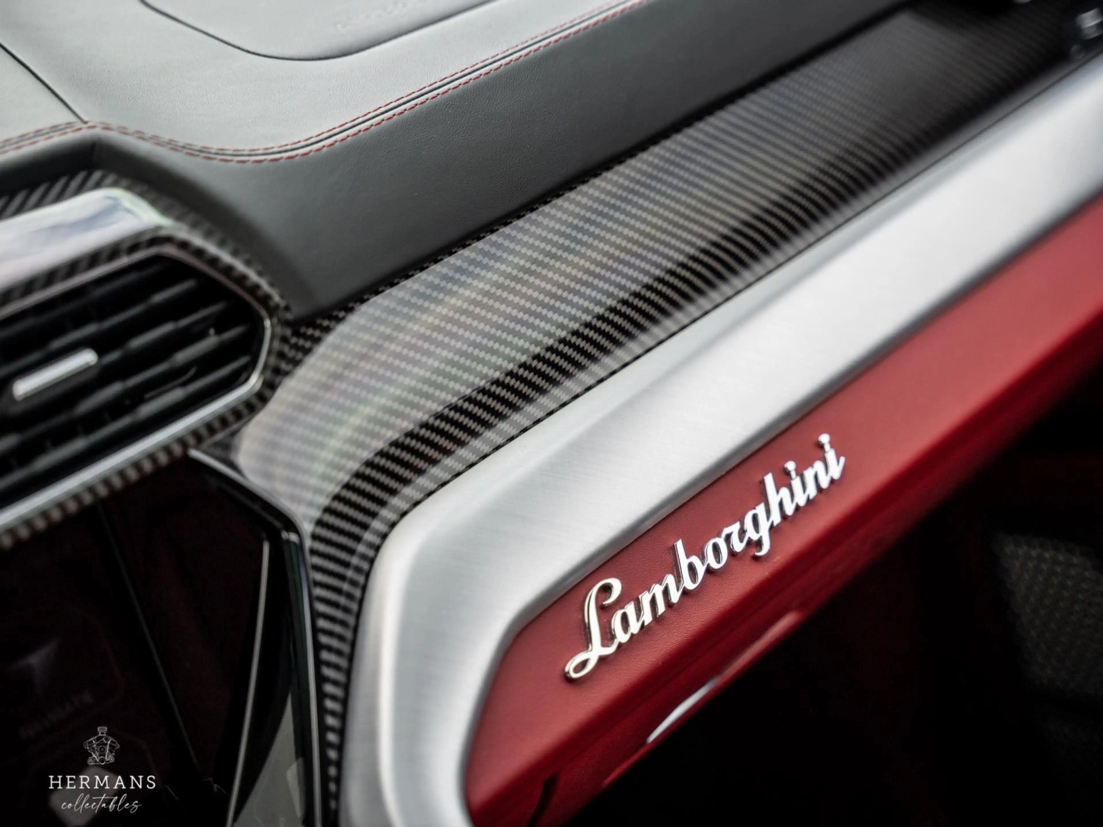 Lamborghini Urus 4.0 V8 / Carbon / B&O 3D / Massage / Pano — photo 30