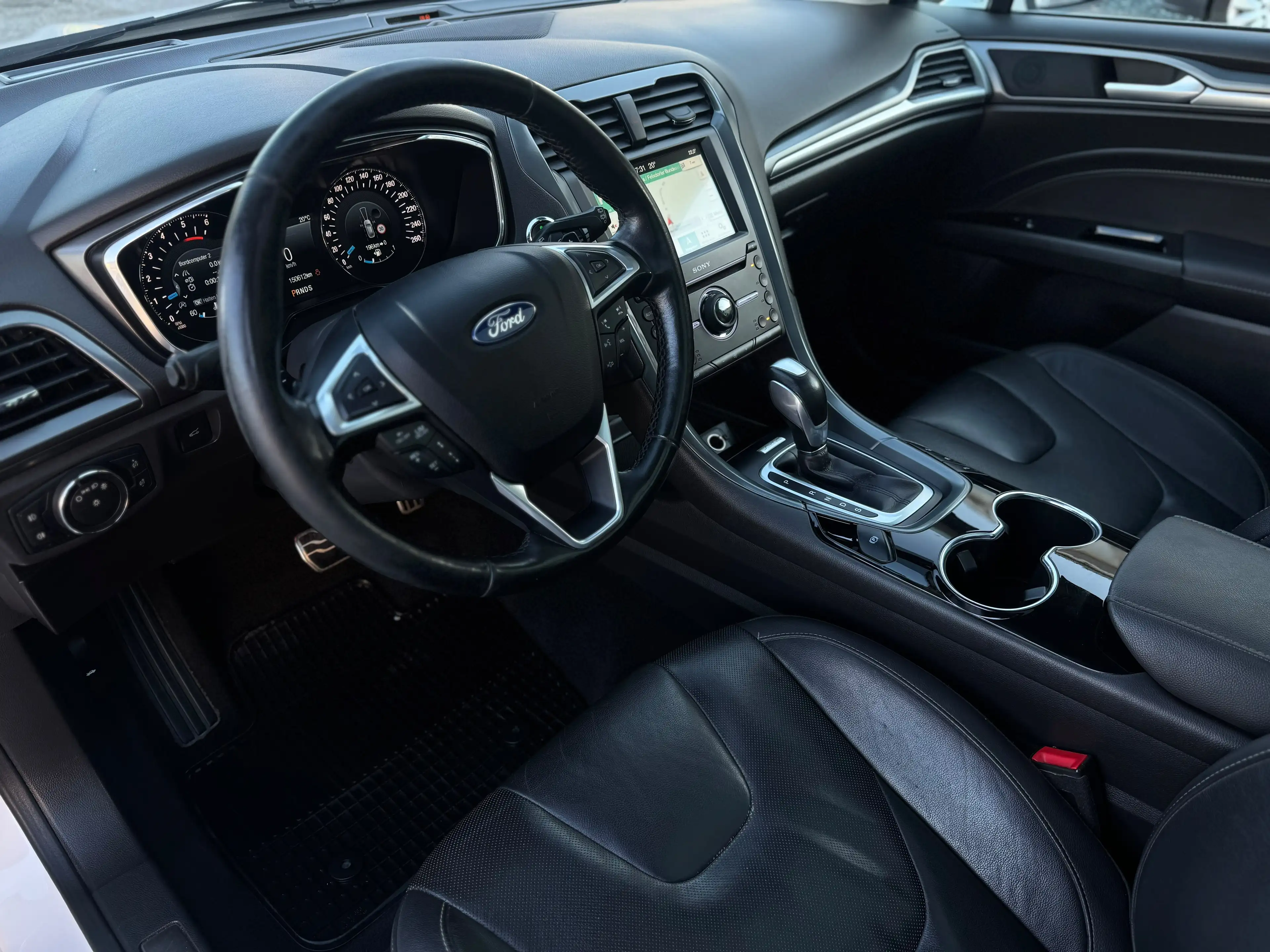 Ford Mondeo — photo 9